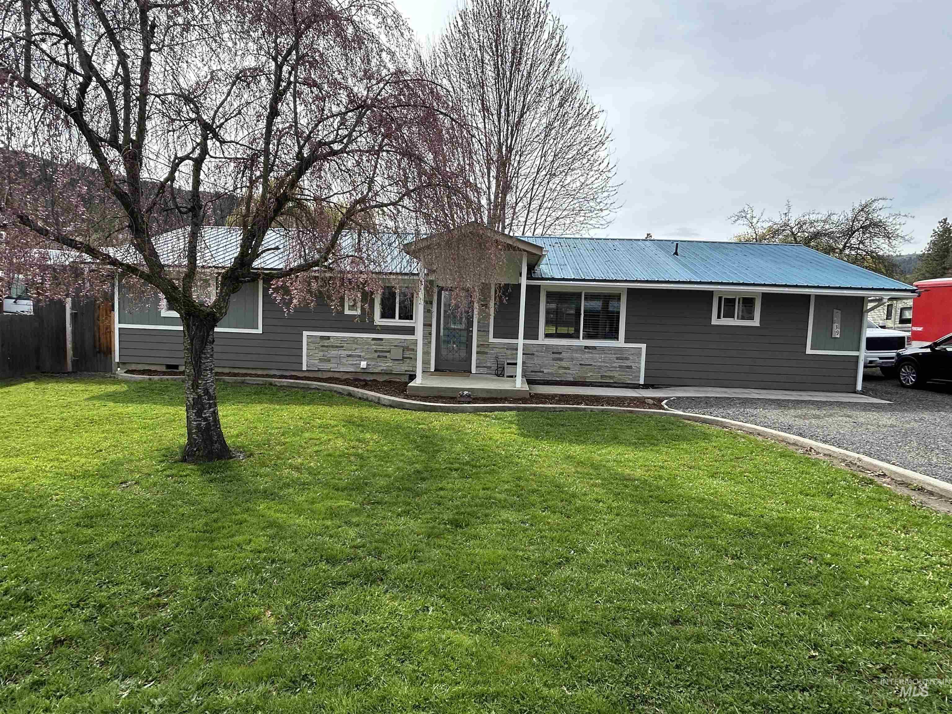 139 119th Street, Orofino, Idaho 83544, 3 Bedrooms, 3 Bathrooms, Residential For Sale, Price $344,900,MLS 98974147