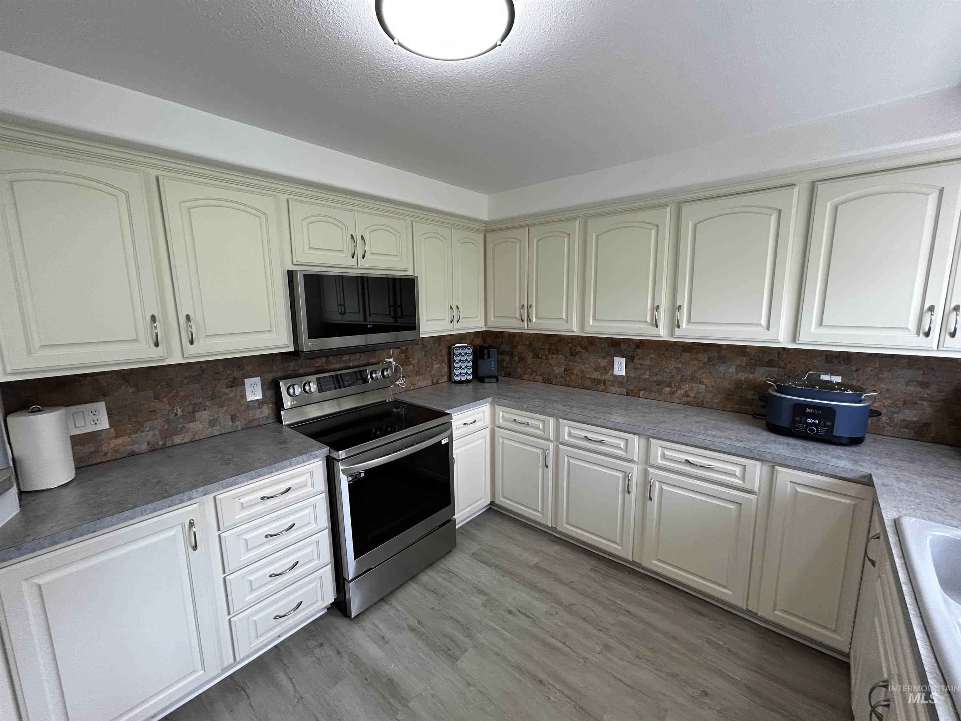 139 119th Street, Orofino, Idaho 83544, 3 Bedrooms, 3 Bathrooms, Residential For Sale, Price $344,900,MLS 98974147