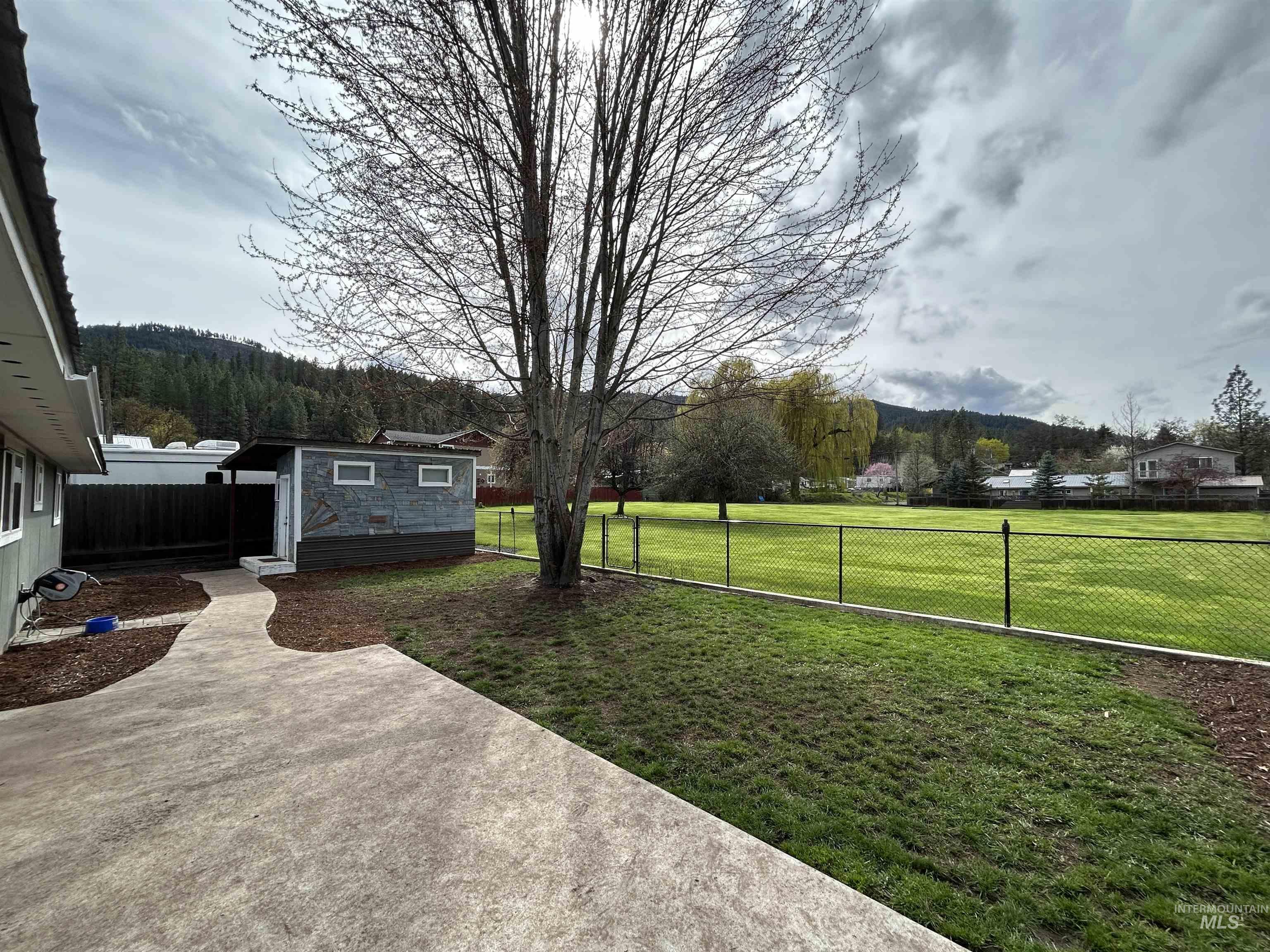 139 119th Street, Orofino, Idaho 83544, 3 Bedrooms, 3 Bathrooms, Residential For Sale, Price $344,900,MLS 98974147
