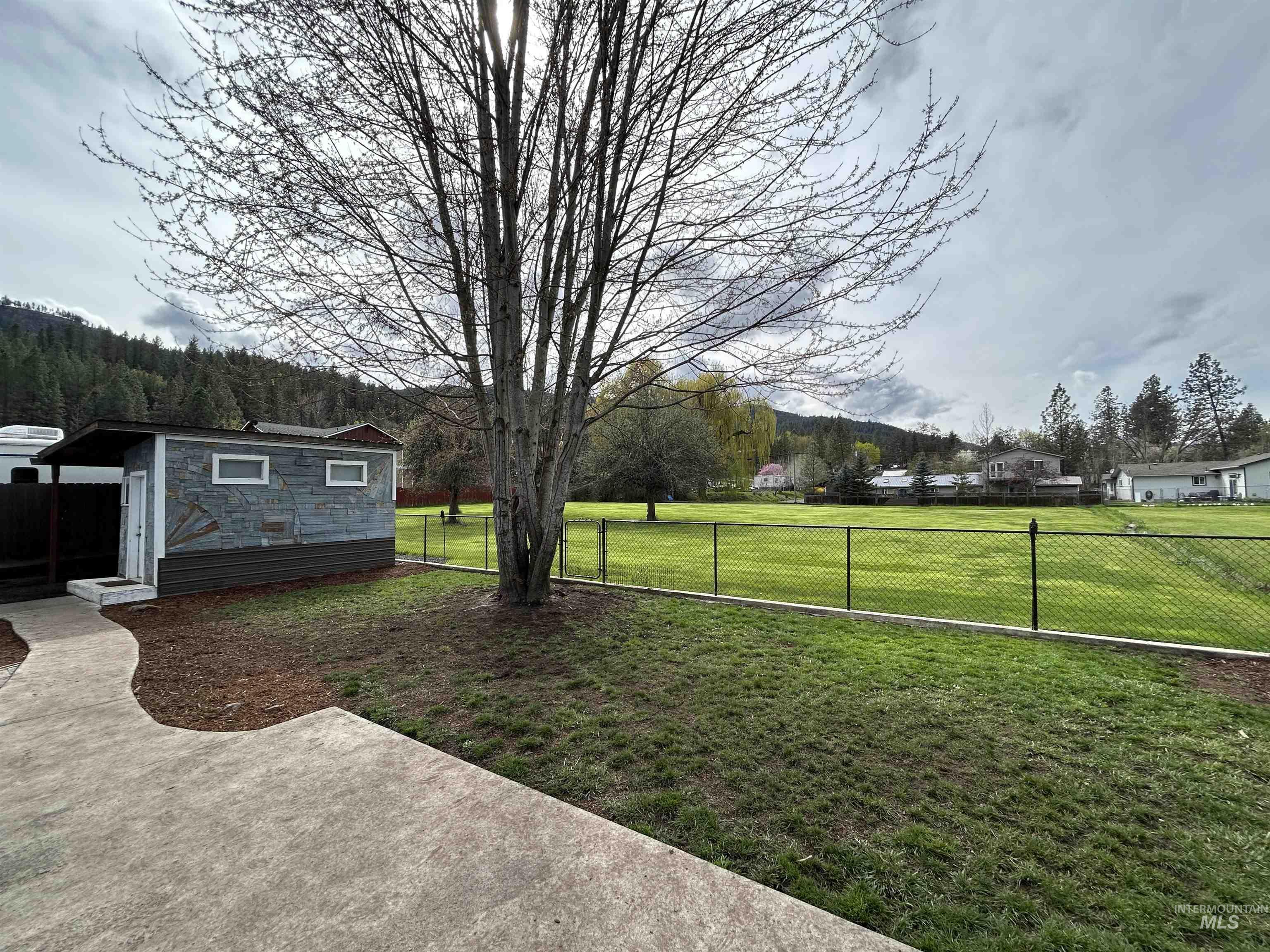 139 119th Street, Orofino, Idaho 83544, 3 Bedrooms, 3 Bathrooms, Residential For Sale, Price $344,900,MLS 98974147