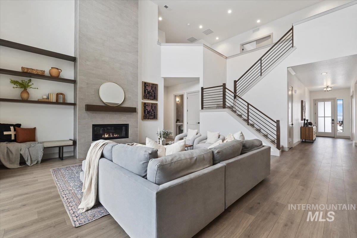 8458 W Graye St, Meridian, Idaho 83646, 4 Bedrooms, 3.5 Bathrooms, Residential For Sale, Price $924,800,MLS 98974152