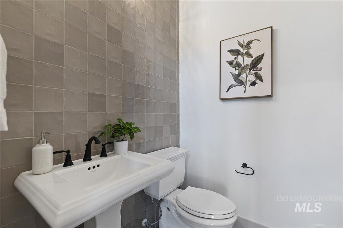 8458 W Graye St, Meridian, Idaho 83646, 4 Bedrooms, 3.5 Bathrooms, Residential For Sale, Price $924,800,MLS 98974152