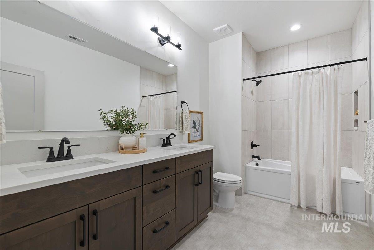 8458 W Graye St, Meridian, Idaho 83646, 4 Bedrooms, 3.5 Bathrooms, Residential For Sale, Price $924,800,MLS 98974152