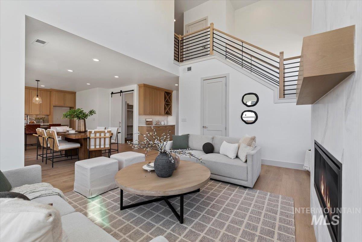 6920 N Spencer Way, Meridian, Idaho 83646, 5 Bedrooms, 4.5 Bathrooms, Residential For Sale, Price $999,900,MLS 98974155