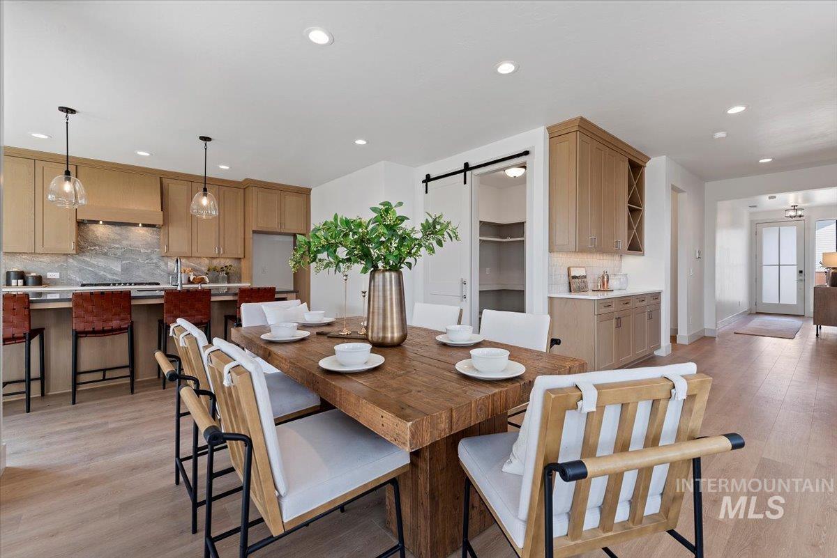 6920 N Spencer Way, Meridian, Idaho 83646, 5 Bedrooms, 4.5 Bathrooms, Residential For Sale, Price $999,900,MLS 98974155