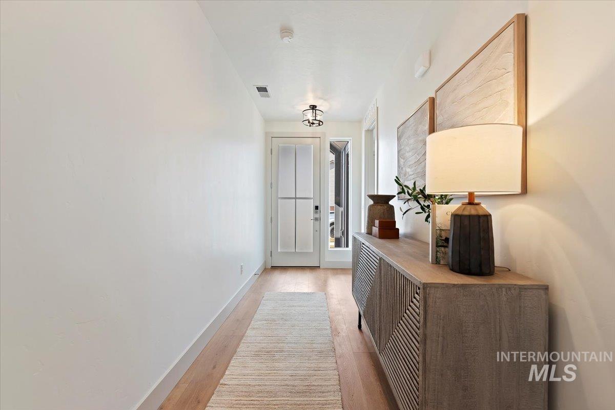 6920 N Spencer Way, Meridian, Idaho 83646, 5 Bedrooms, 4.5 Bathrooms, Residential For Sale, Price $999,900,MLS 98974155