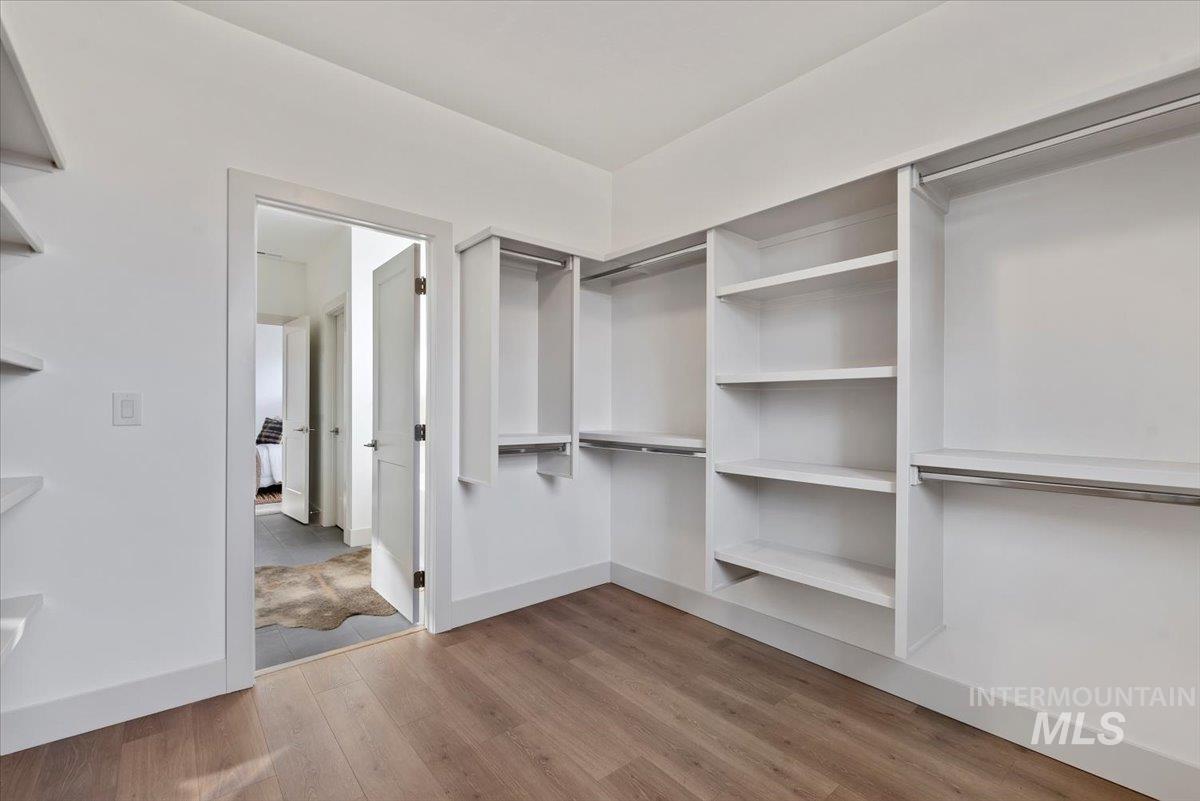 6920 N Spencer Way, Meridian, Idaho 83646, 5 Bedrooms, 4.5 Bathrooms, Residential For Sale, Price $999,900,MLS 98974155