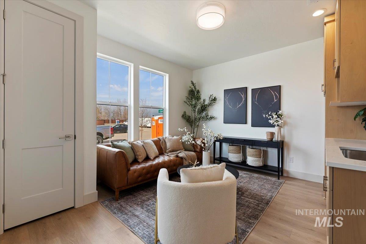 6920 N Spencer Way, Meridian, Idaho 83646, 5 Bedrooms, 4.5 Bathrooms, Residential For Sale, Price $999,900,MLS 98974155