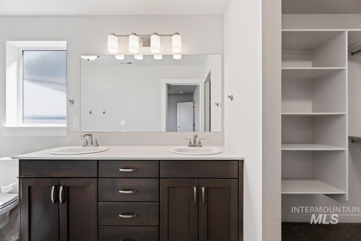 212 W Radiant Ridge Drive, Meridian, Idaho 83642, 3 Bedrooms, 2 Bathrooms, Residential For Sale, Price $425,000,MLS 98974156