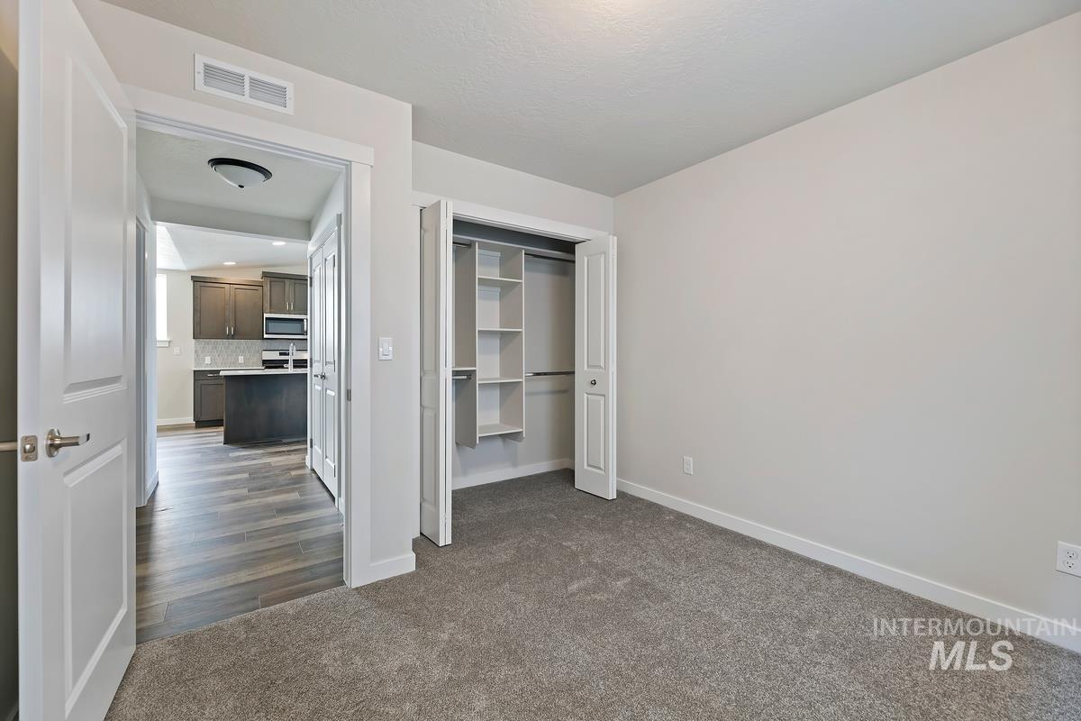 212 W Radiant Ridge Drive, Meridian, Idaho 83642, 3 Bedrooms, 2 Bathrooms, Residential For Sale, Price $425,000,MLS 98974156