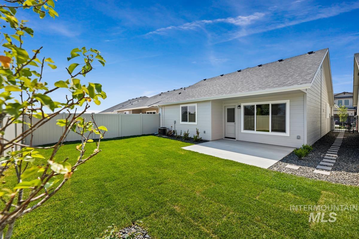 212 W Radiant Ridge Drive, Meridian, Idaho 83642, 3 Bedrooms, 2 Bathrooms, Residential For Sale, Price $425,000,MLS 98974156