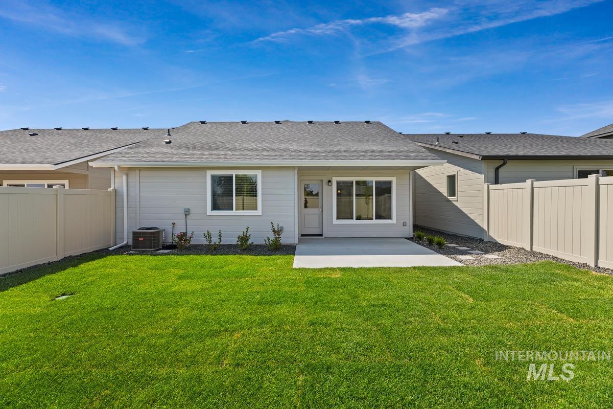 212 W Radiant Ridge Drive, Meridian, Idaho 83642, 3 Bedrooms, 2 Bathrooms, Residential For Sale, Price $425,000,MLS 98974156