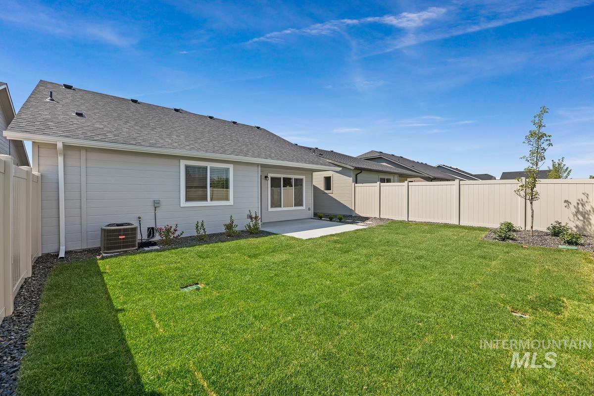 212 W Radiant Ridge Drive, Meridian, Idaho 83642, 3 Bedrooms, 2 Bathrooms, Residential For Sale, Price $425,000,MLS 98974156