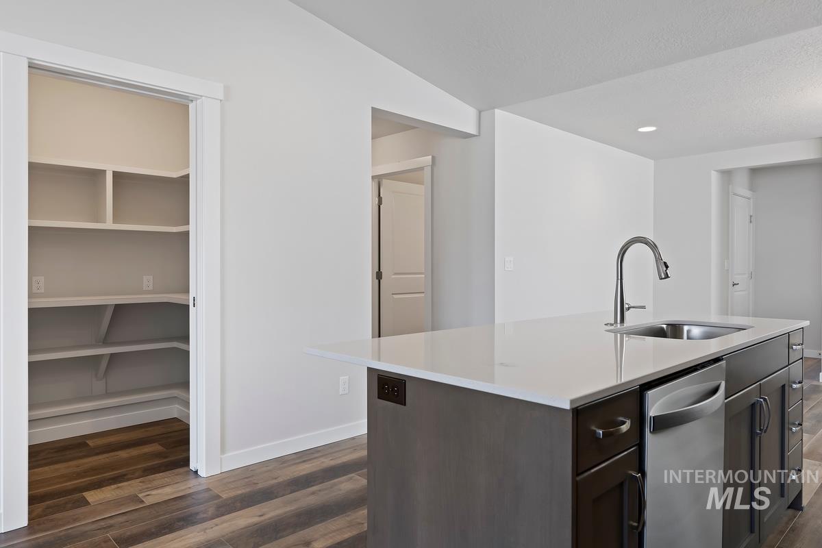 212 W Radiant Ridge Drive, Meridian, Idaho 83642, 3 Bedrooms, 2 Bathrooms, Residential For Sale, Price $425,000,MLS 98974156