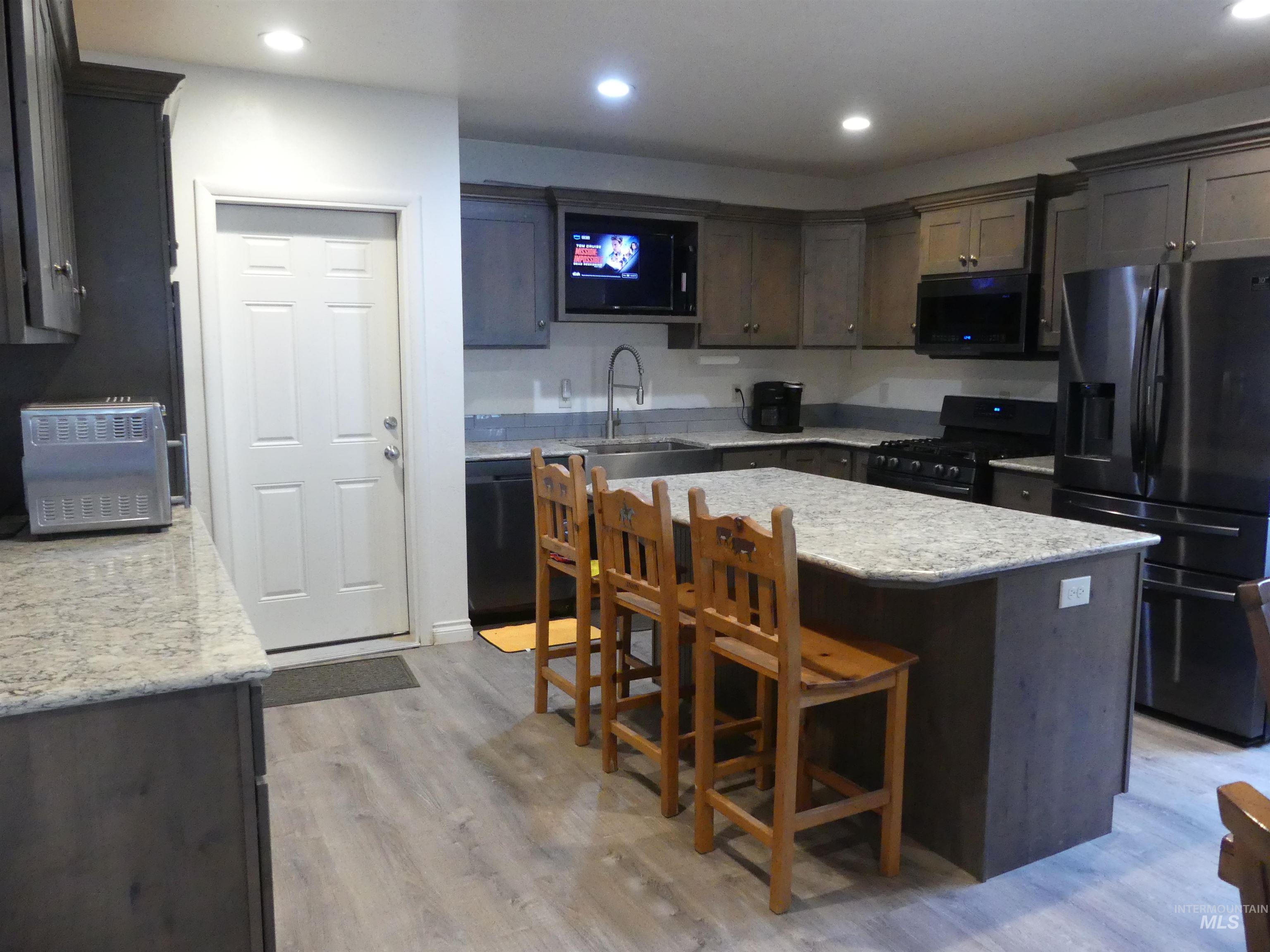 2193 Apple Lane, Mesa, Idaho 83643, 2 Bedrooms, 2.5 Bathrooms, Residential For Sale, Price $650,000,MLS 98974158