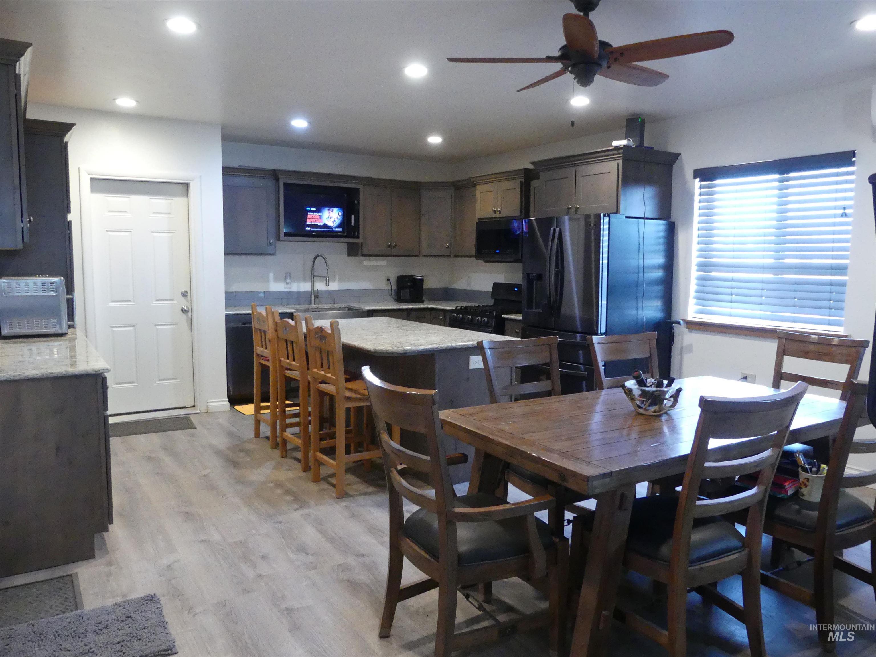 2193 Apple Lane, Mesa, Idaho 83643, 2 Bedrooms, 2.5 Bathrooms, Residential For Sale, Price $650,000,MLS 98974158