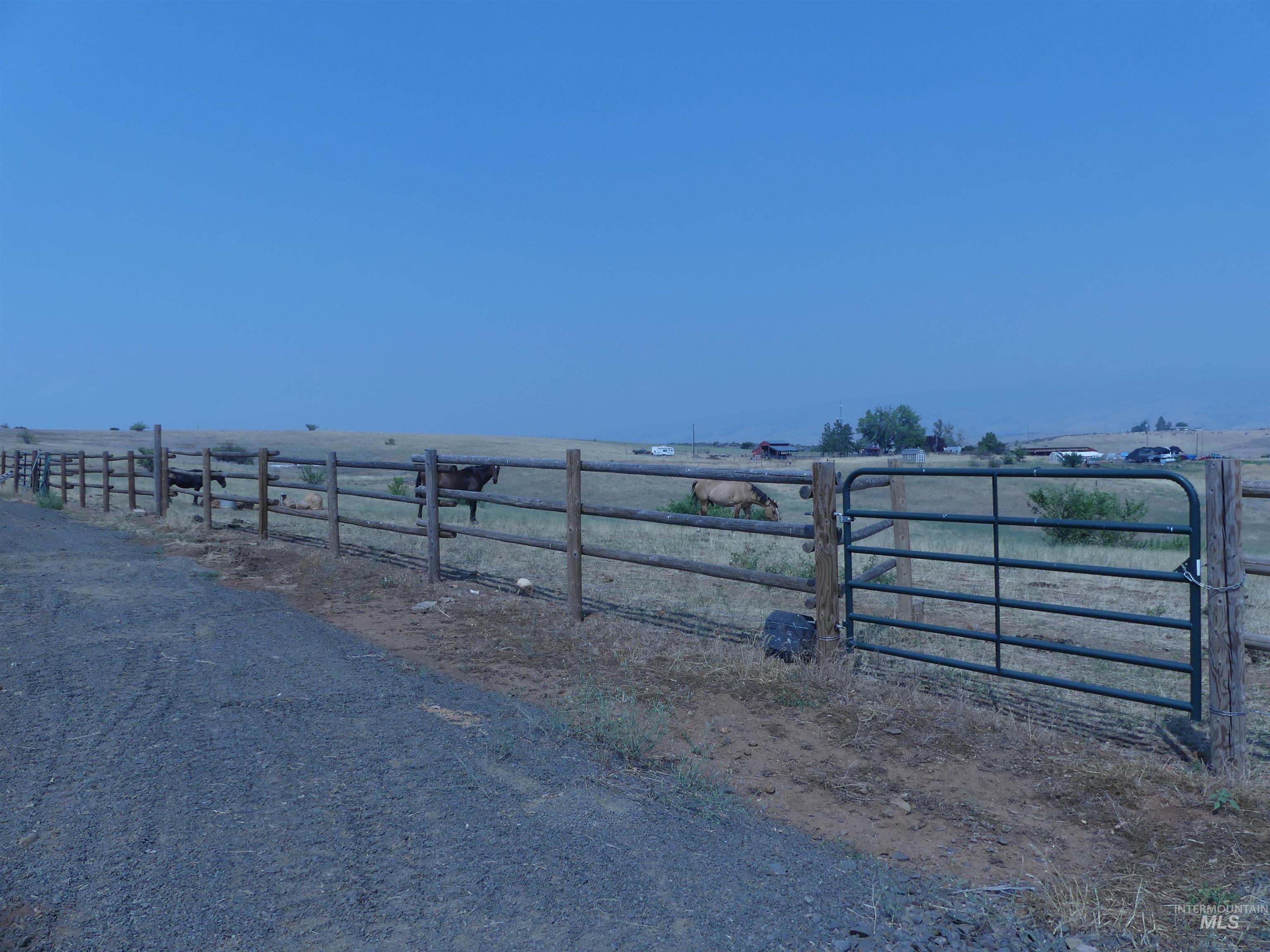 2193 Apple Lane, Mesa, Idaho 83643, 2 Bedrooms, 2.5 Bathrooms, Residential For Sale, Price $650,000,MLS 98974158