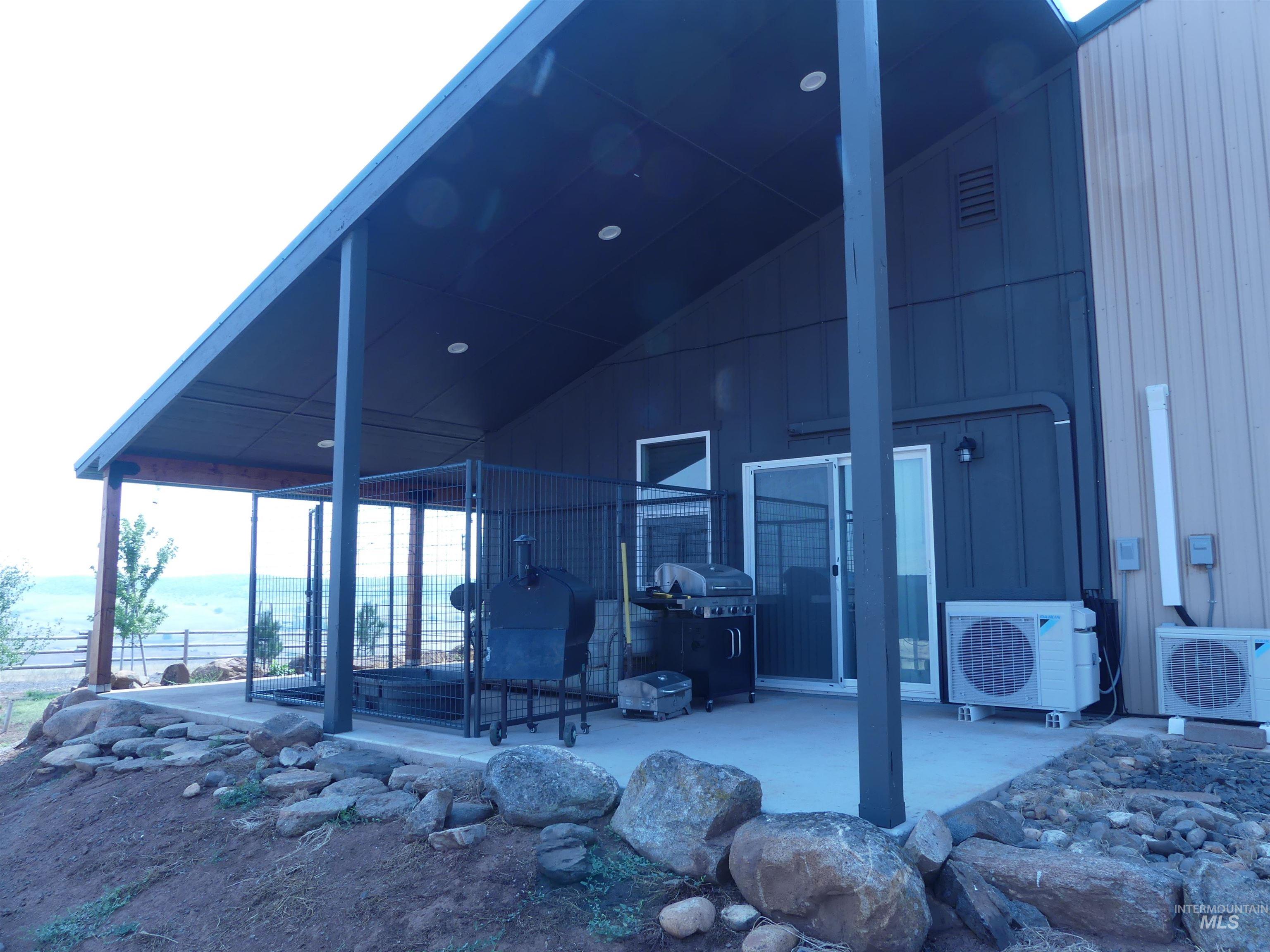 2193 Apple Lane, Mesa, Idaho 83643, 2 Bedrooms, 2.5 Bathrooms, Residential For Sale, Price $650,000,MLS 98974158