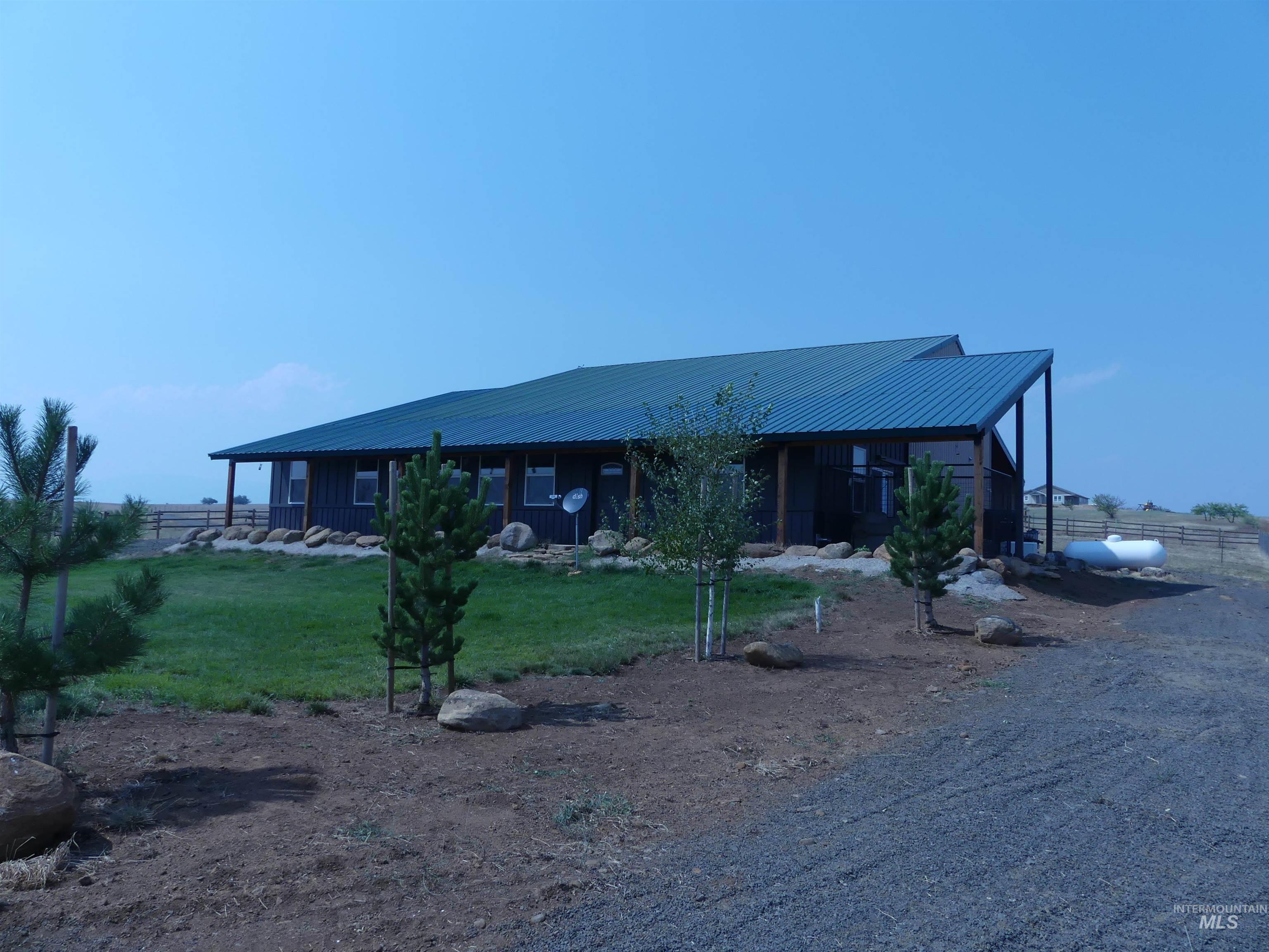2193 Apple Lane, Mesa, Idaho 83643, 2 Bedrooms, 2.5 Bathrooms, Residential For Sale, Price $650,000,MLS 98974158