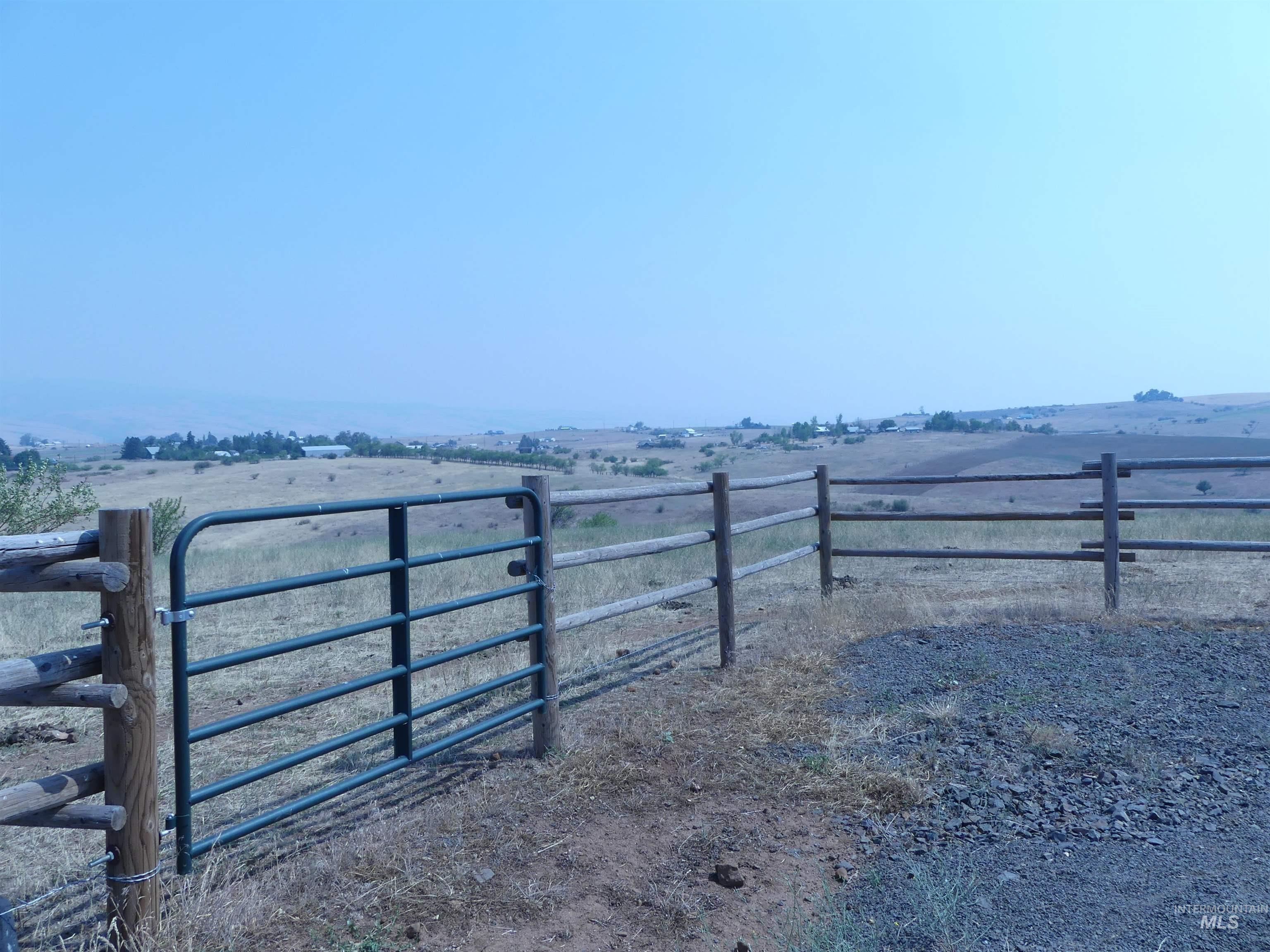 2193 Apple Lane, Mesa, Idaho 83643-5009, 2 Bedrooms, 2.5 Bathrooms, Farm & Ranch For Sale, Price $650,000,MLS 98974162