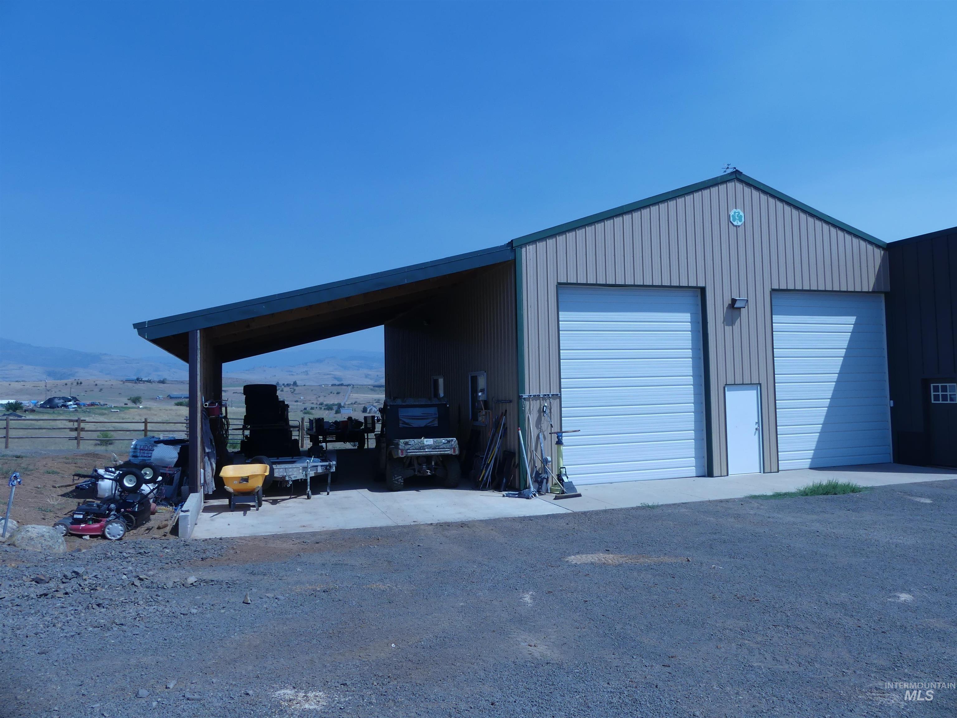 2193 Apple Lane, Mesa, Idaho 83643-5009, 2 Bedrooms, 2.5 Bathrooms, Farm & Ranch For Sale, Price $650,000,MLS 98974162