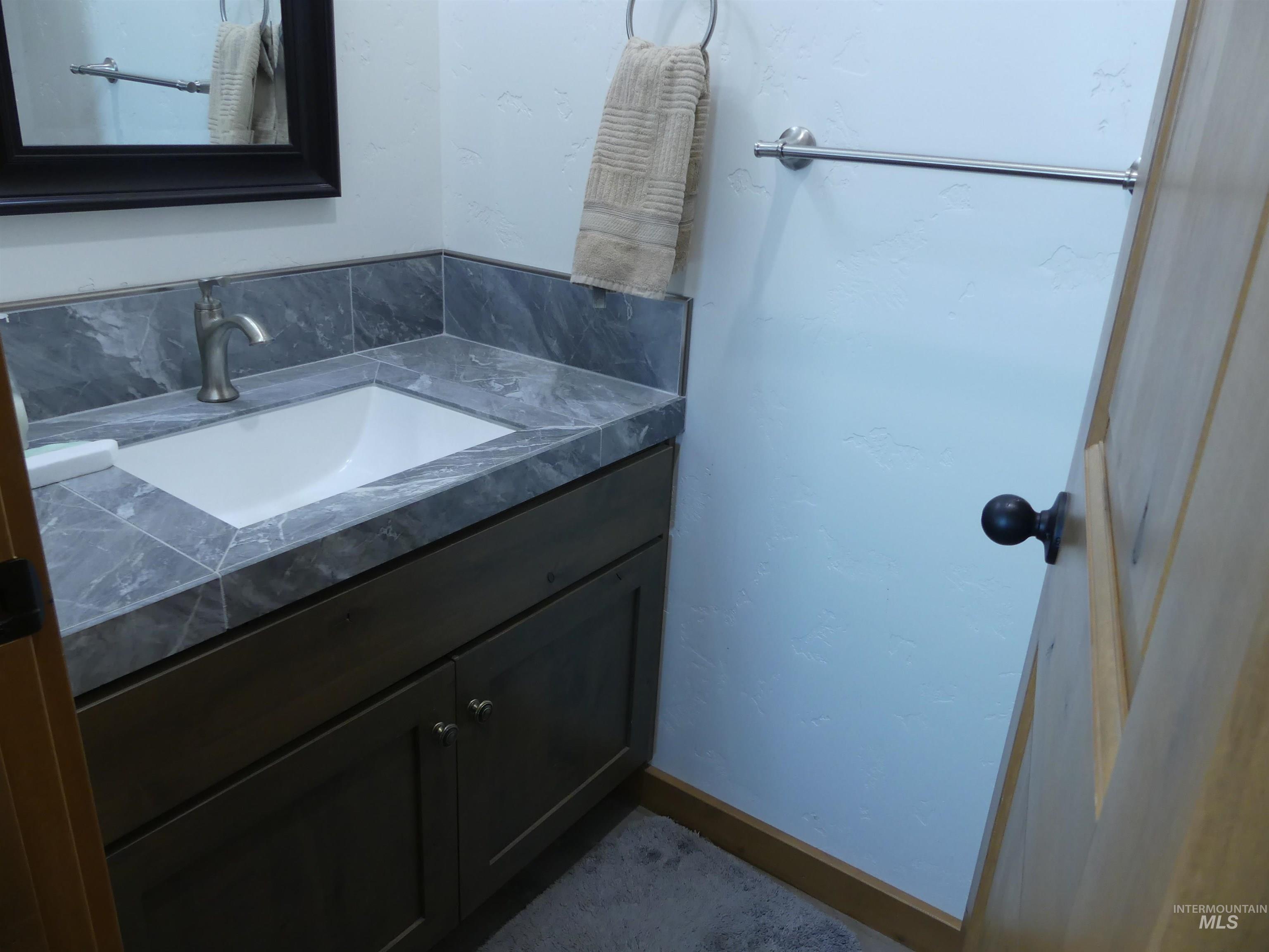 2193 Apple Lane, Mesa, Idaho 83643-5009, 2 Bedrooms, 2.5 Bathrooms, Farm & Ranch For Sale, Price $650,000,MLS 98974162