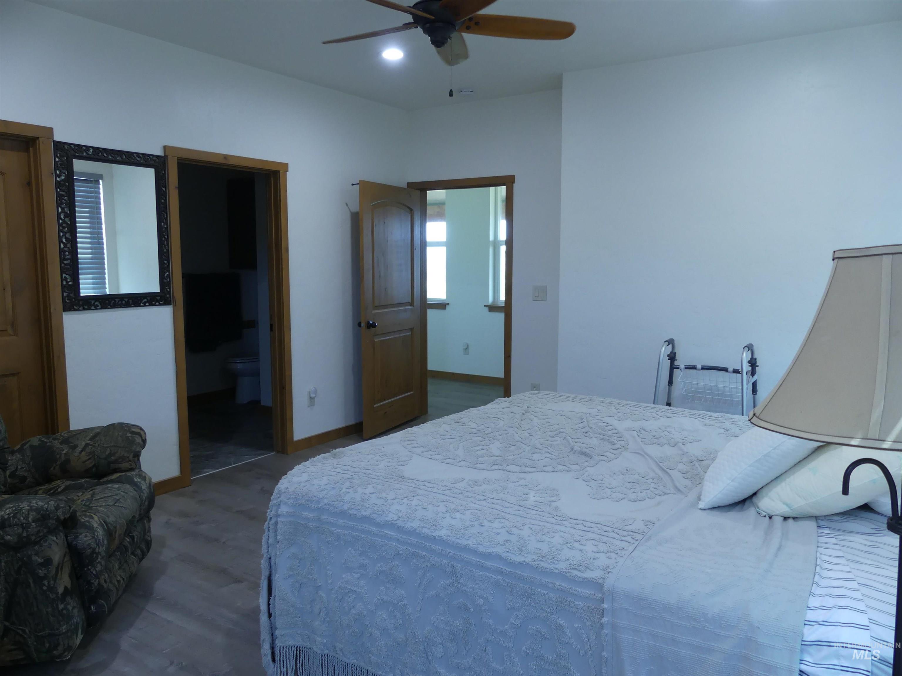 2193 Apple Lane, Mesa, Idaho 83643-5009, 2 Bedrooms, 2.5 Bathrooms, Farm & Ranch For Sale, Price $650,000,MLS 98974162