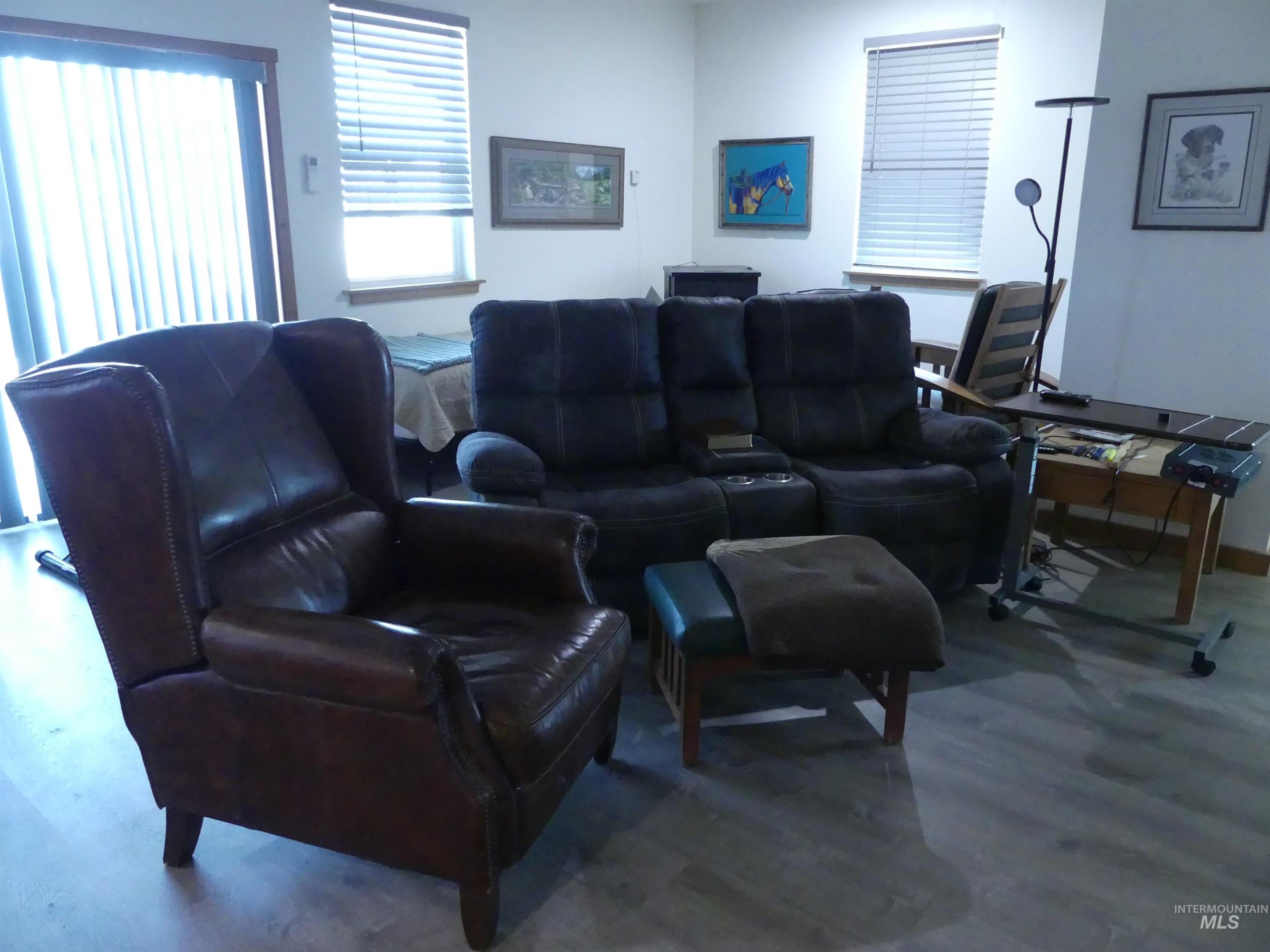 2193 Apple Lane, Mesa, Idaho 83643-5009, 2 Bedrooms, 2.5 Bathrooms, Farm & Ranch For Sale, Price $650,000,MLS 98974162