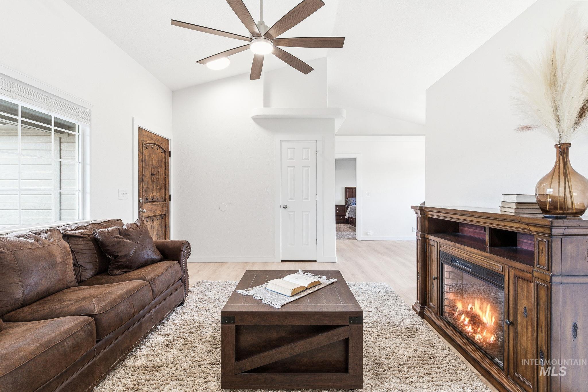 696 W Rams Hill, Kuna, Idaho 83634, 3 Bedrooms, 2 Bathrooms, Residential For Sale, Price $394,900,MLS 98974163