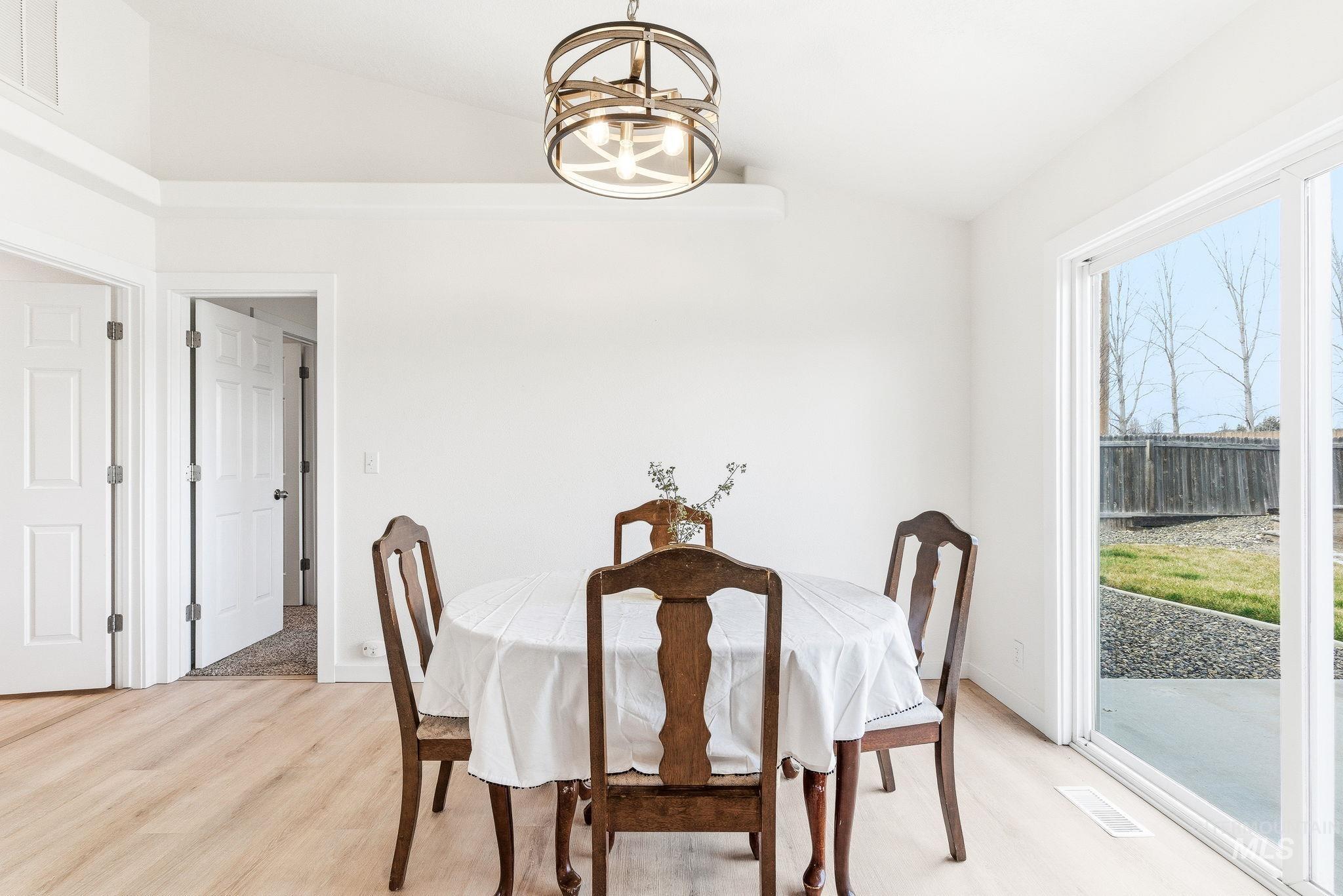 696 W Rams Hill, Kuna, Idaho 83634, 3 Bedrooms, 2 Bathrooms, Residential For Sale, Price $394,900,MLS 98974163