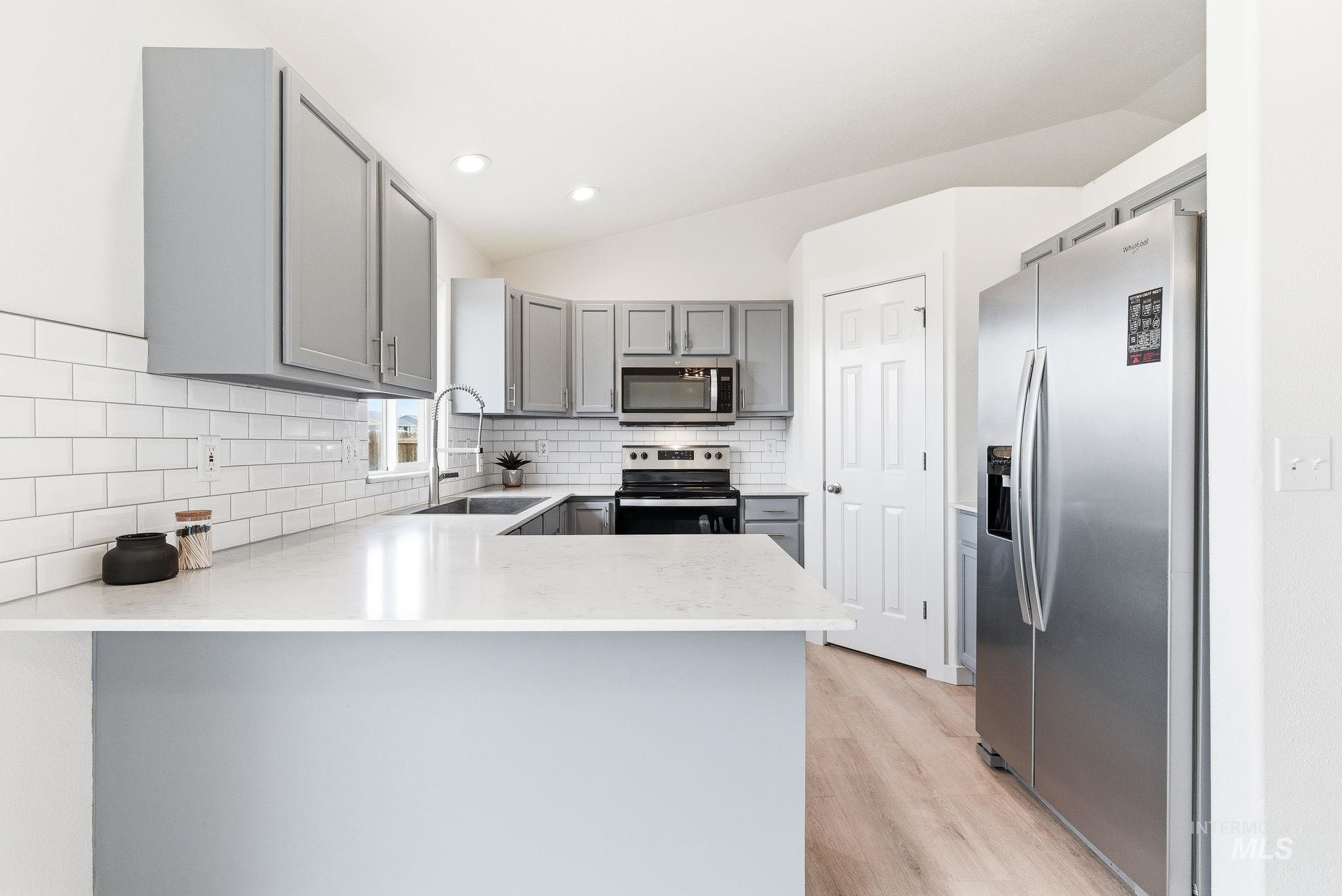 696 W Rams Hill, Kuna, Idaho 83634, 3 Bedrooms, 2 Bathrooms, Residential For Sale, Price $394,900,MLS 98974163