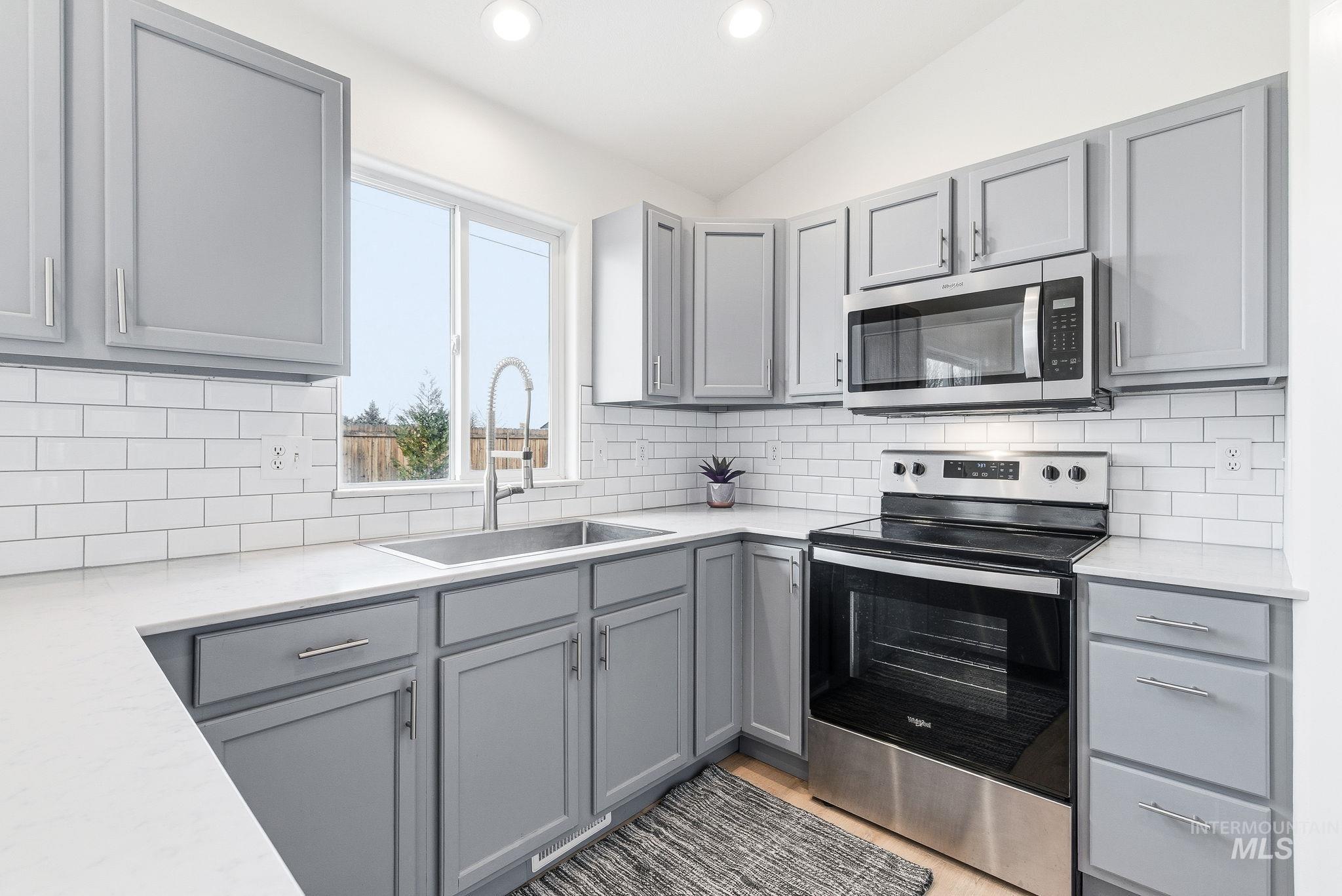 696 W Rams Hill, Kuna, Idaho 83634, 3 Bedrooms, 2 Bathrooms, Residential For Sale, Price $394,900,MLS 98974163