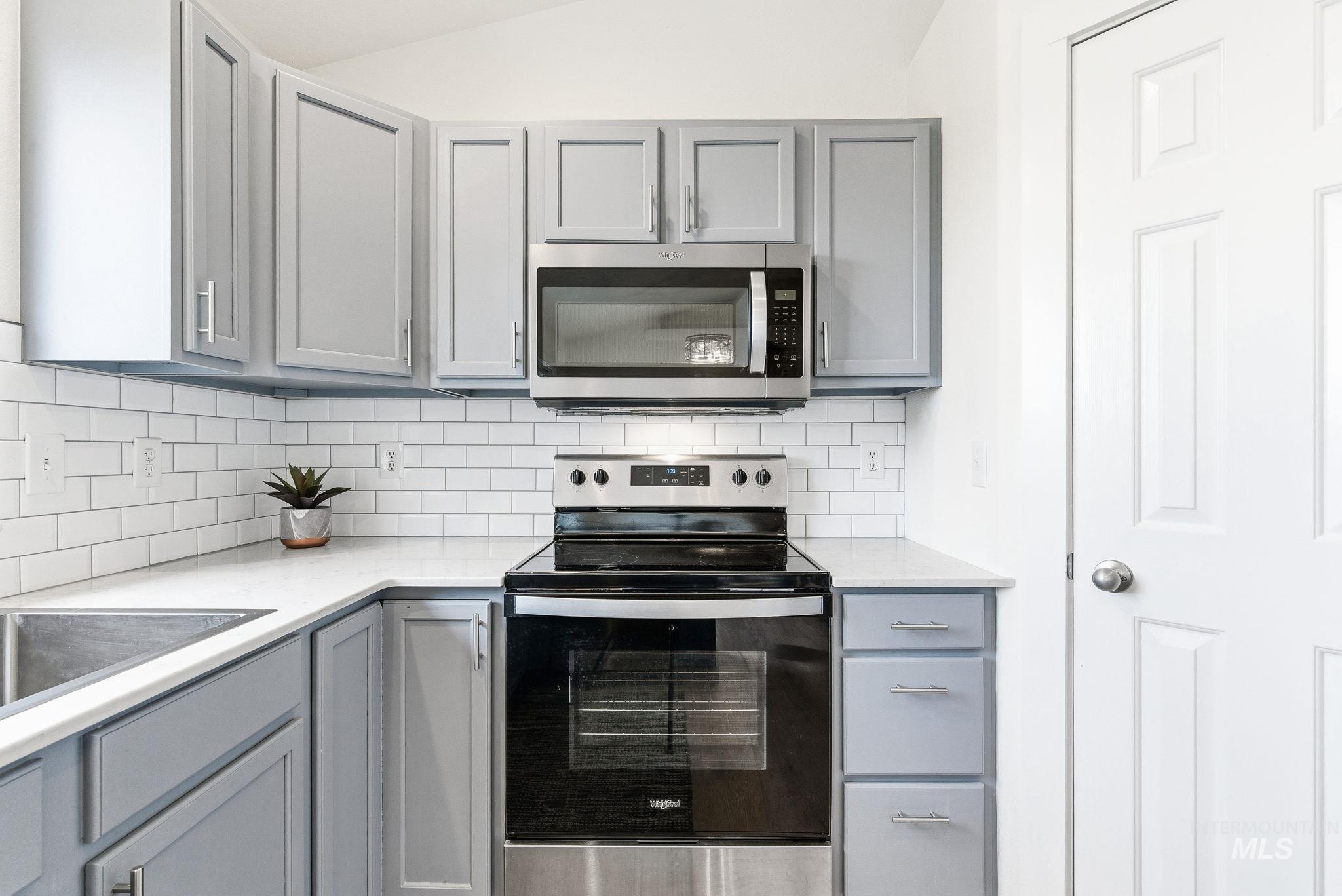 696 W Rams Hill, Kuna, Idaho 83634, 3 Bedrooms, 2 Bathrooms, Residential For Sale, Price $394,900,MLS 98974163