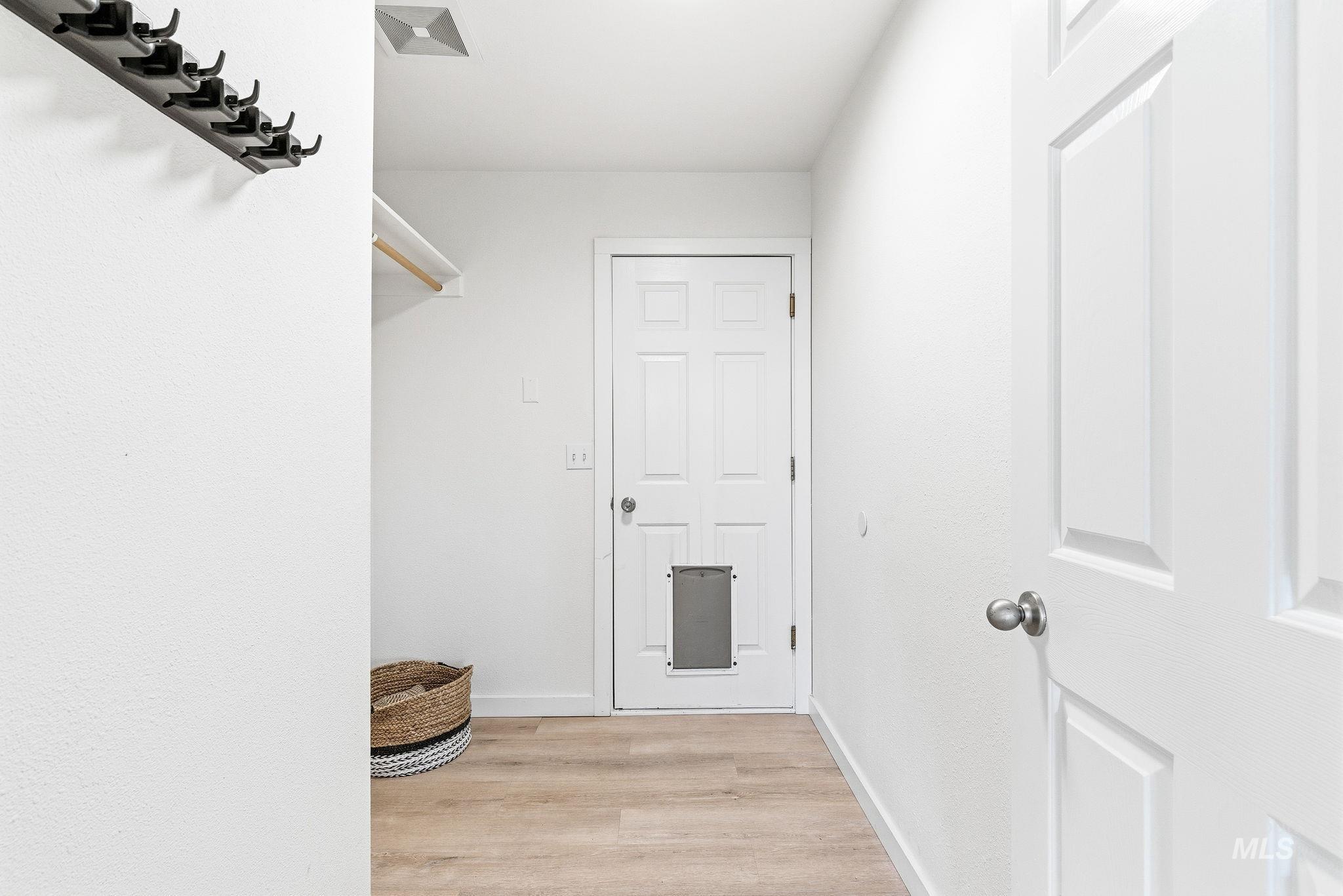 696 W Rams Hill, Kuna, Idaho 83634, 3 Bedrooms, 2 Bathrooms, Residential For Sale, Price $394,900,MLS 98974163