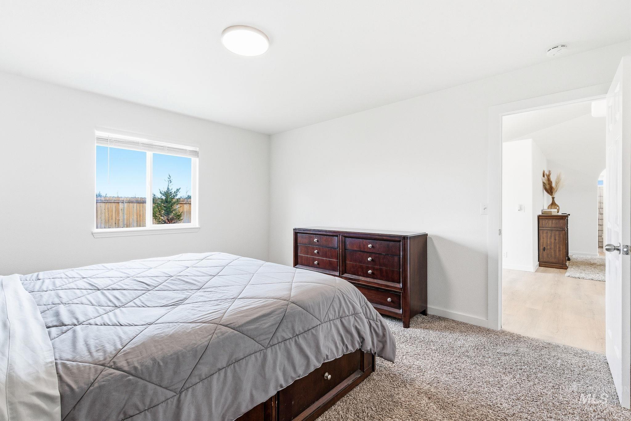 696 W Rams Hill, Kuna, Idaho 83634, 3 Bedrooms, 2 Bathrooms, Residential For Sale, Price $394,900,MLS 98974163