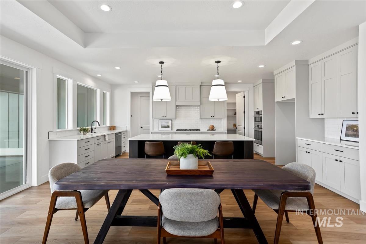 6807 S Messner Way, Meridian, Idaho 83642, 3 Bedrooms, 2.5 Bathrooms, Residential For Sale, Price $749,900, 98974164