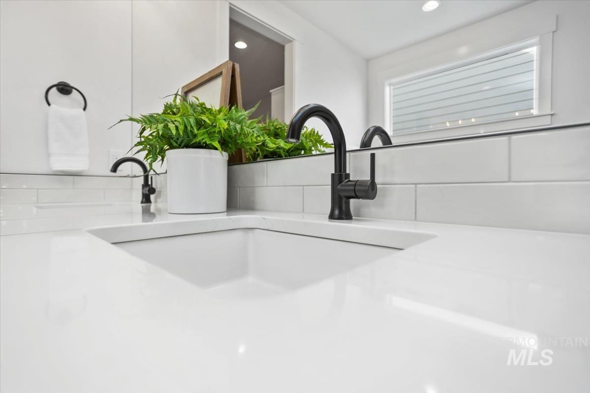 6807 S Messner Way, Meridian, Idaho 83642, 3 Bedrooms, 2.5 Bathrooms, Residential For Sale, Price $749,900, 98974164