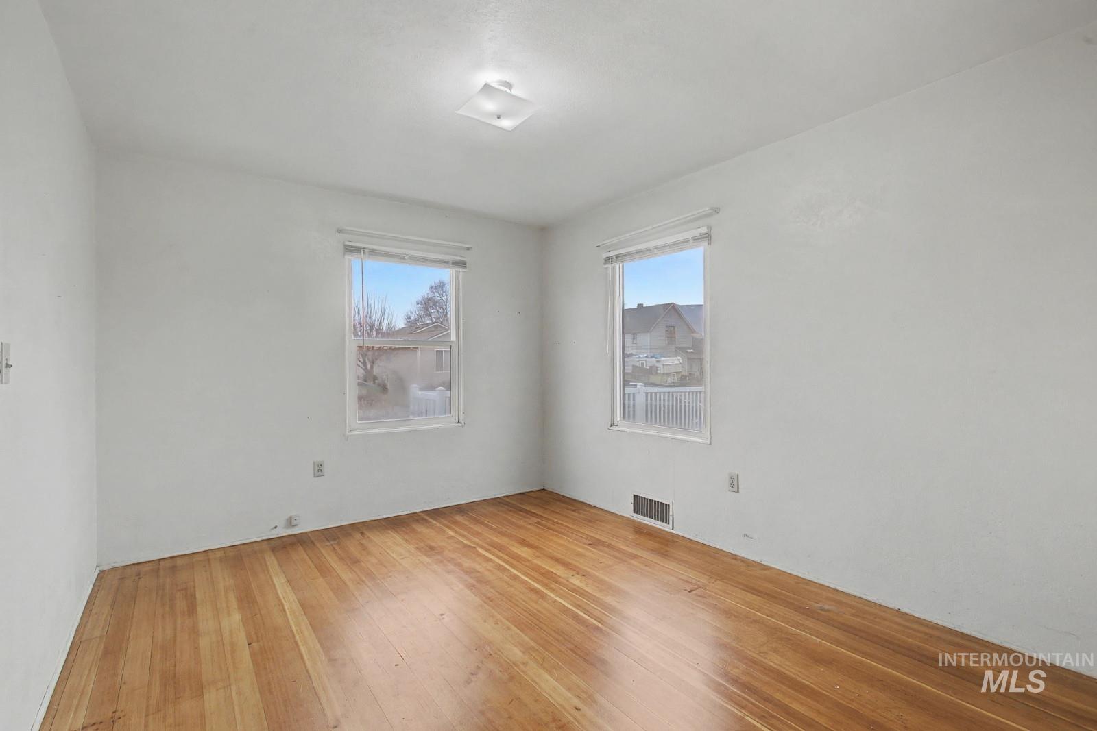 918 Elm Street, Clarkston, Washington 99403, 2 Bedrooms, 1 Bathroom, Residential For Sale, Price $255,000,MLS 98974165