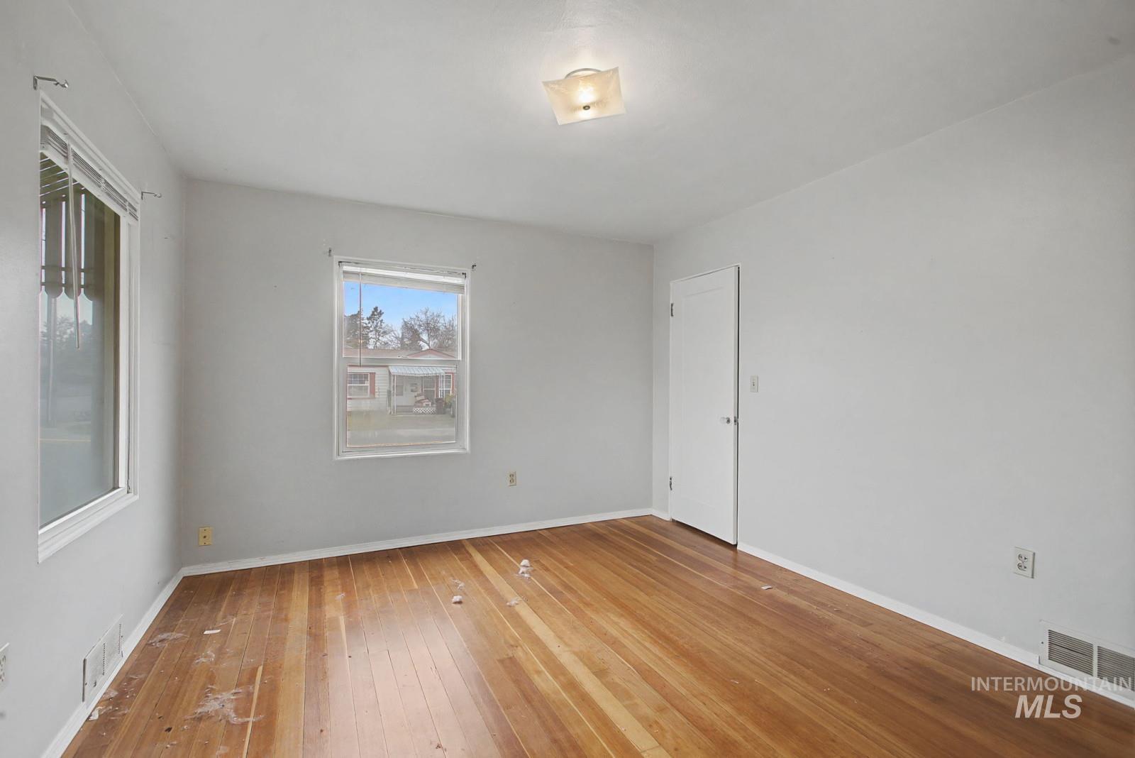 918 Elm Street, Clarkston, Washington 99403, 2 Bedrooms, 1 Bathroom, Residential For Sale, Price $255,000,MLS 98974165