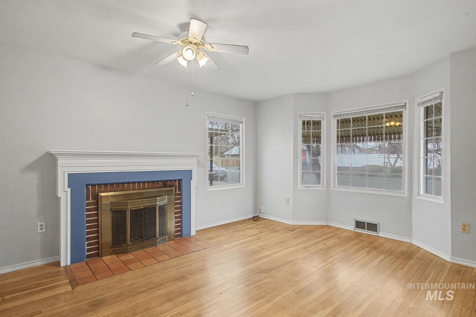 918 Elm Street, Clarkston, Washington 99403, 2 Bedrooms, 1 Bathroom, Residential For Sale, Price $255,000,MLS 98974165