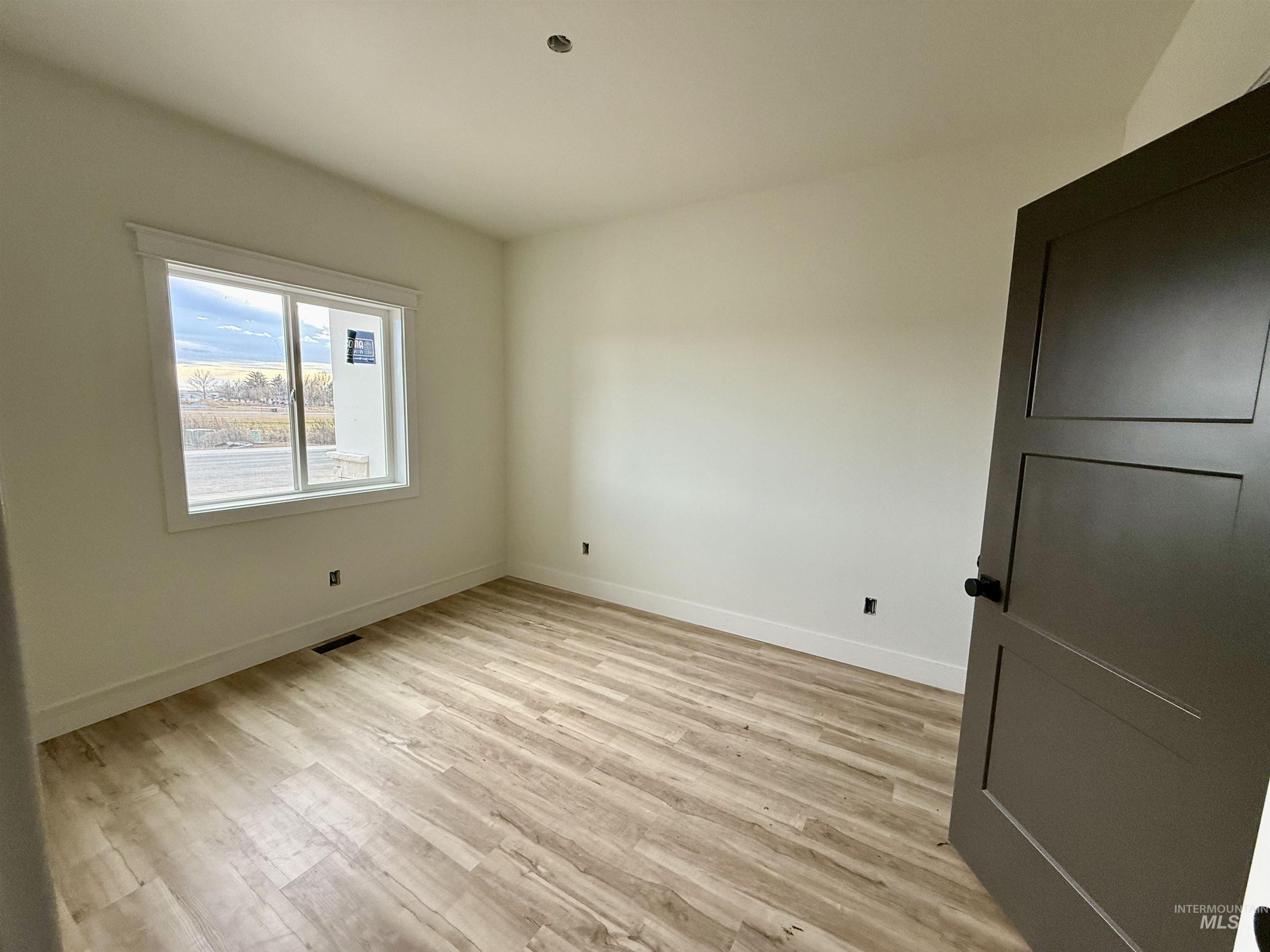 521 Sunspot Drive, Twin Falls, Idaho 83301, 4 Bedrooms, 2 Bathrooms, Residential For Sale, Price $439,000,MLS 98974169