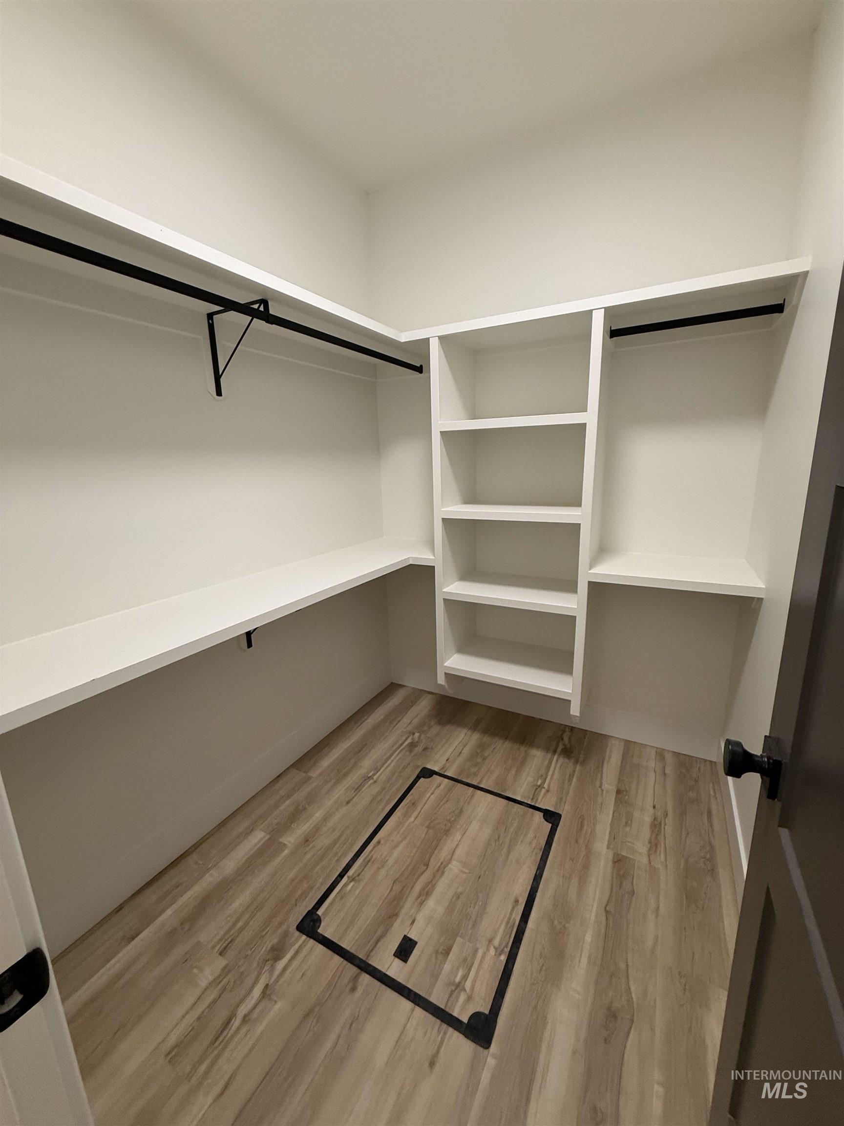 521 Sunspot Drive, Twin Falls, Idaho 83301, 4 Bedrooms, 2 Bathrooms, Residential For Sale, Price $439,000, 98974169