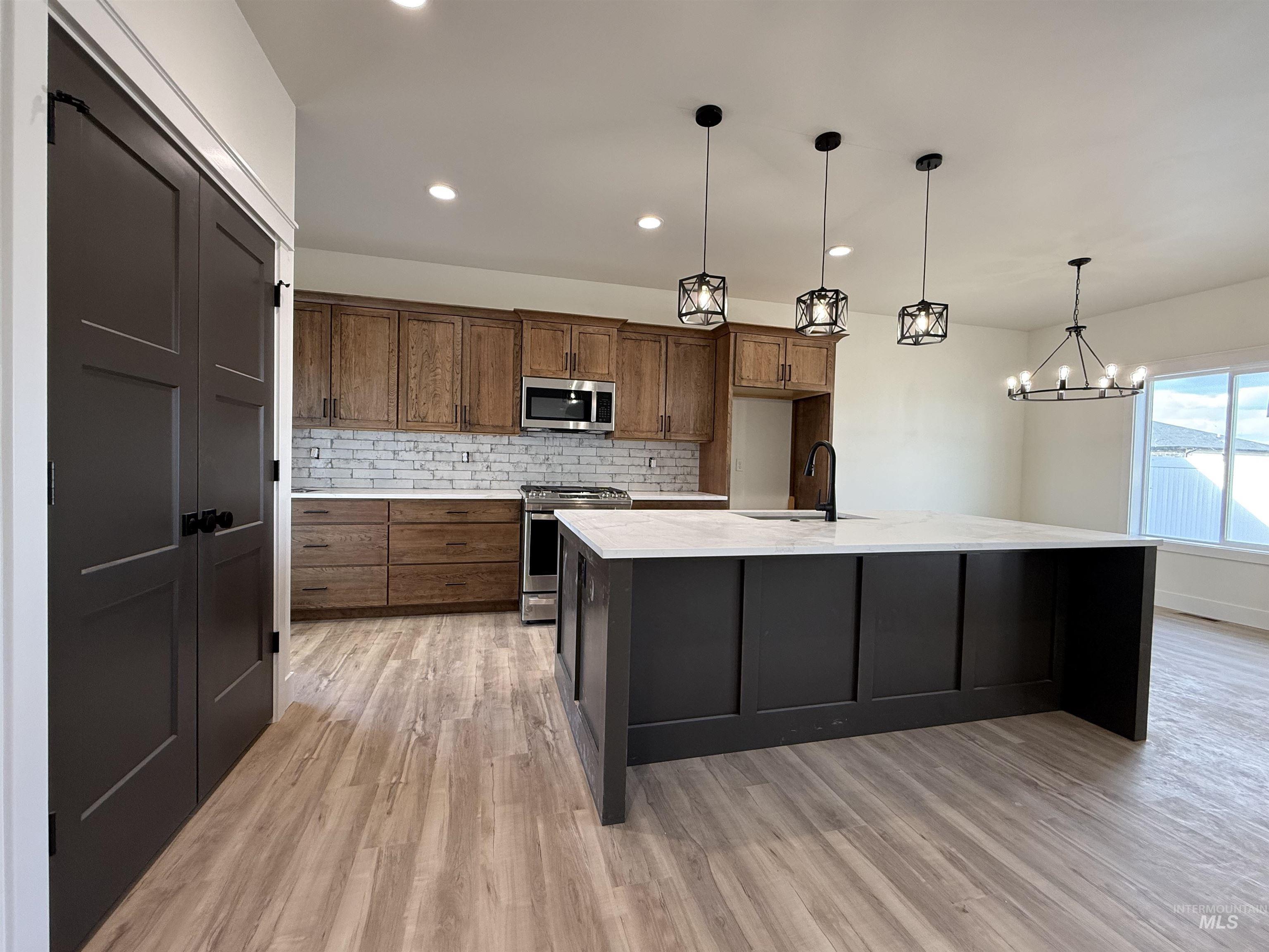 521 Sunspot Drive, Twin Falls, Idaho 83301, 4 Bedrooms, 2 Bathrooms, Residential For Sale, Price $439,000, 98974169