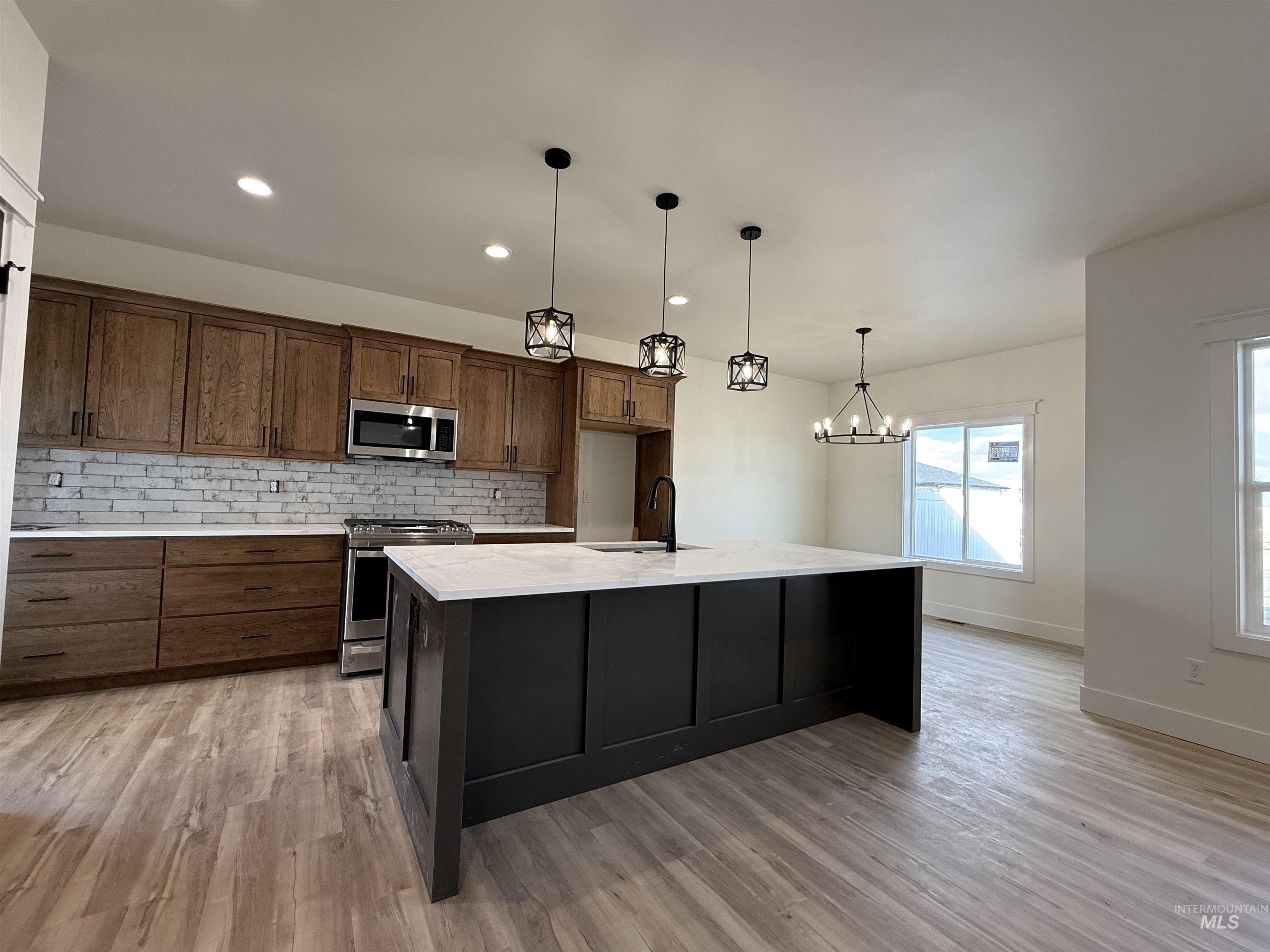 521 Sunspot Drive, Twin Falls, Idaho 83301, 4 Bedrooms, 2 Bathrooms, Residential For Sale, Price $439,000, 98974169