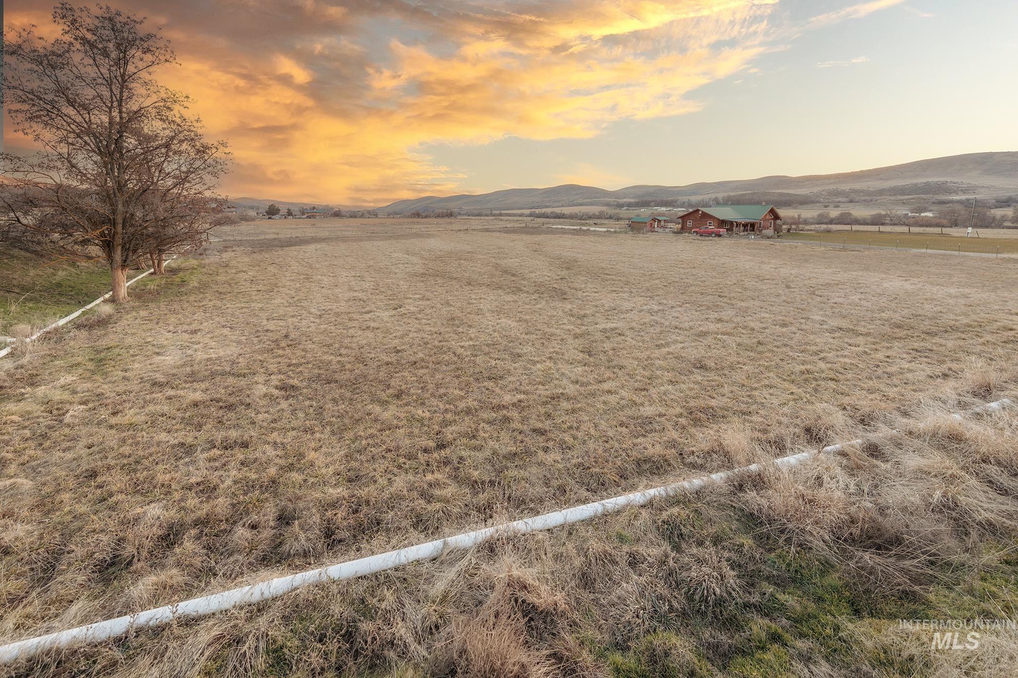 1855 Jones Road, Weiser, Idaho 83672, 3 Bedrooms, 2 Bathrooms, Residential For Sale, Price $750,000,MLS 98974170