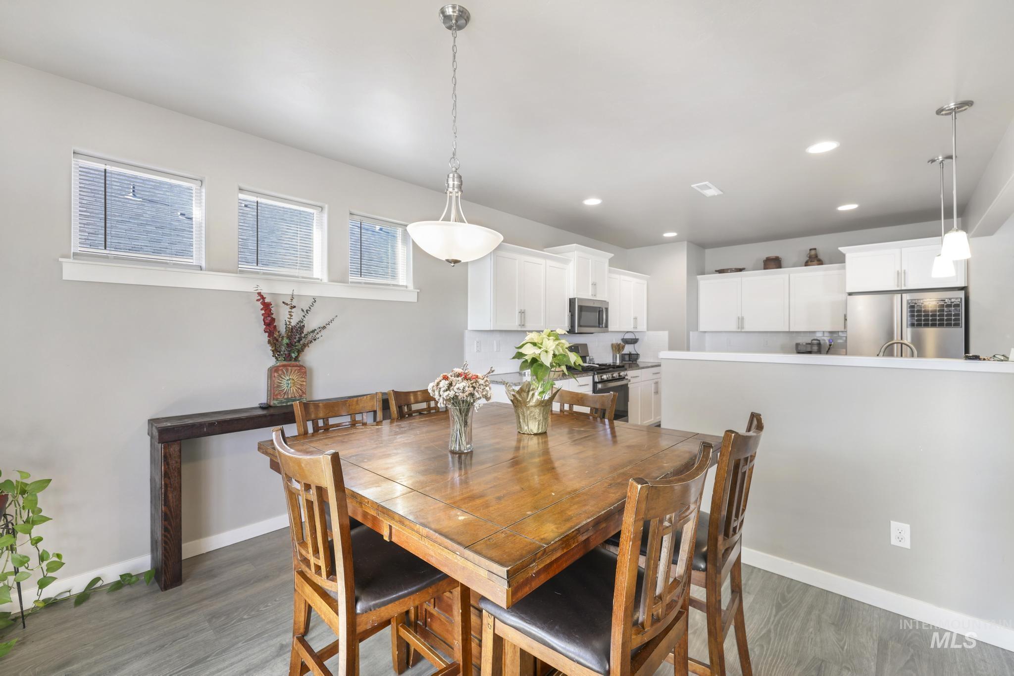 2786 Whitebark Ln, Twin Falls, Idaho 83301-6094, 3 Bedrooms, 2.5 Bathrooms, Residential For Sale, Price $460,000,MLS 98974172