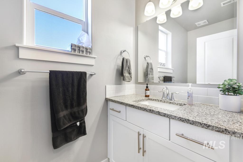 2786 Whitebark Ln, Twin Falls, Idaho 83301-6094, 3 Bedrooms, 2.5 Bathrooms, Residential For Sale, Price $460,000,MLS 98974172