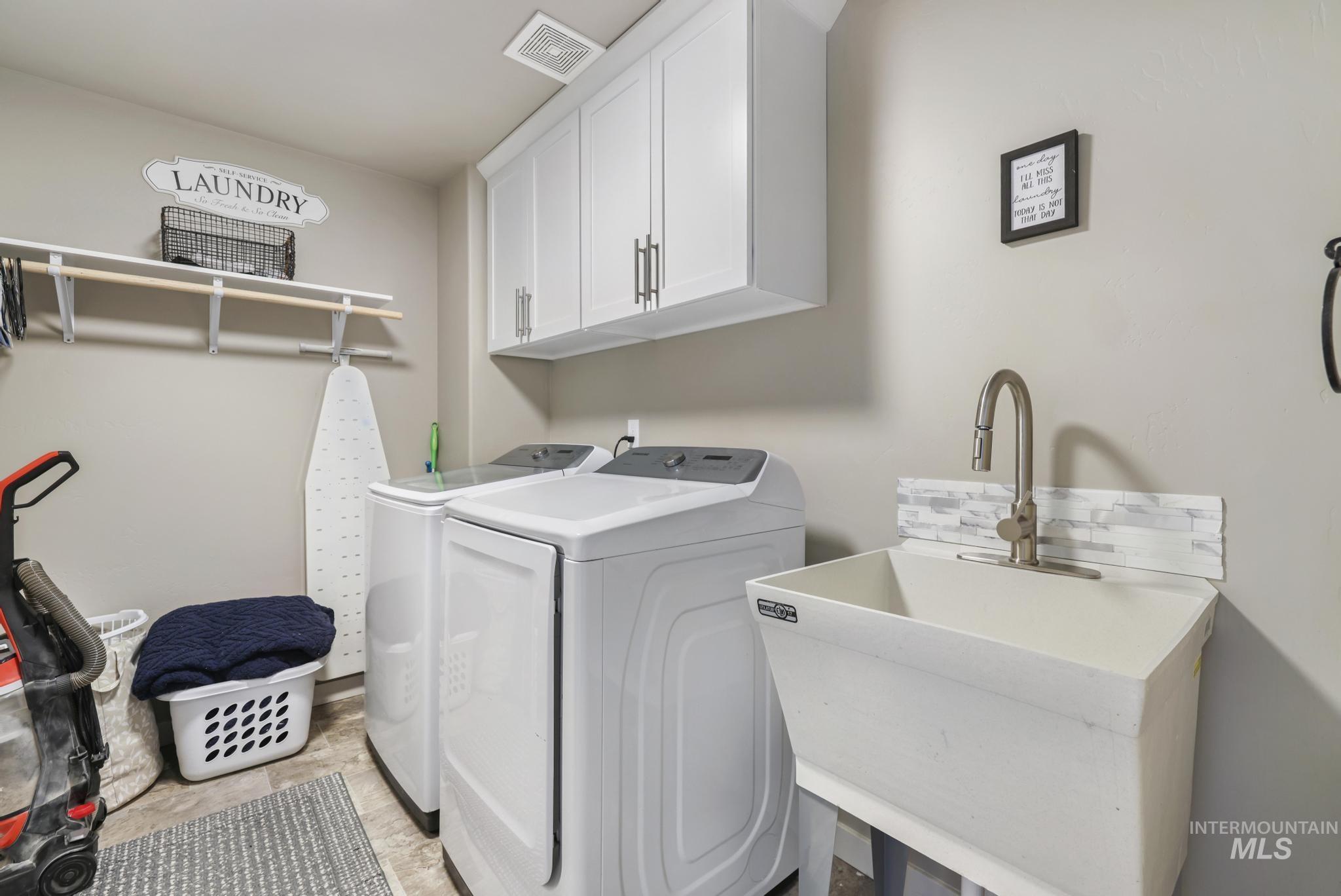 2786 Whitebark Ln, Twin Falls, Idaho 83301-6094, 3 Bedrooms, 2.5 Bathrooms, Residential For Sale, Price $460,000,MLS 98974172