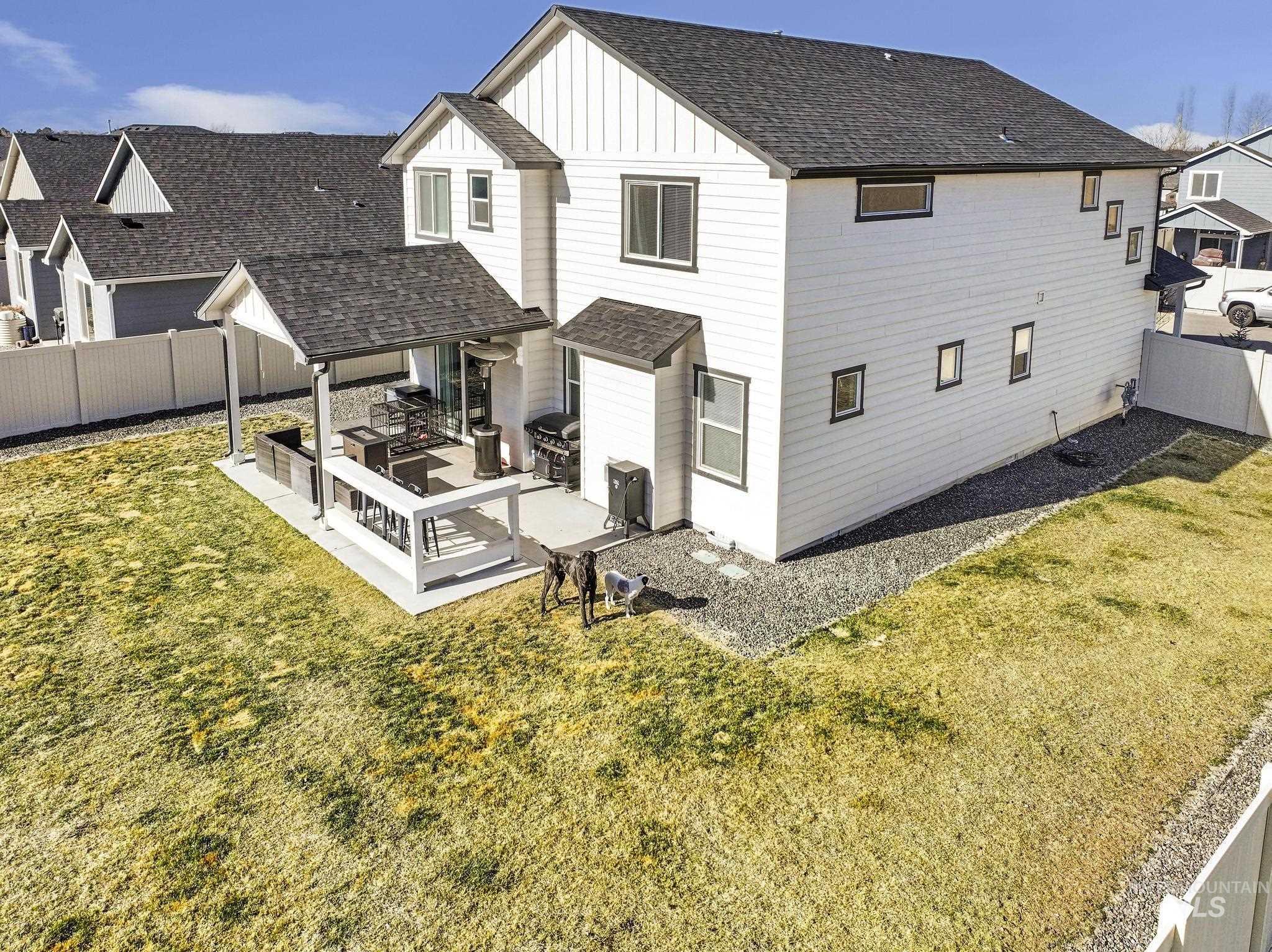 2786 Whitebark Ln, Twin Falls, Idaho 83301-6094, 3 Bedrooms, 2.5 Bathrooms, Residential For Sale, Price $460,000,MLS 98974172