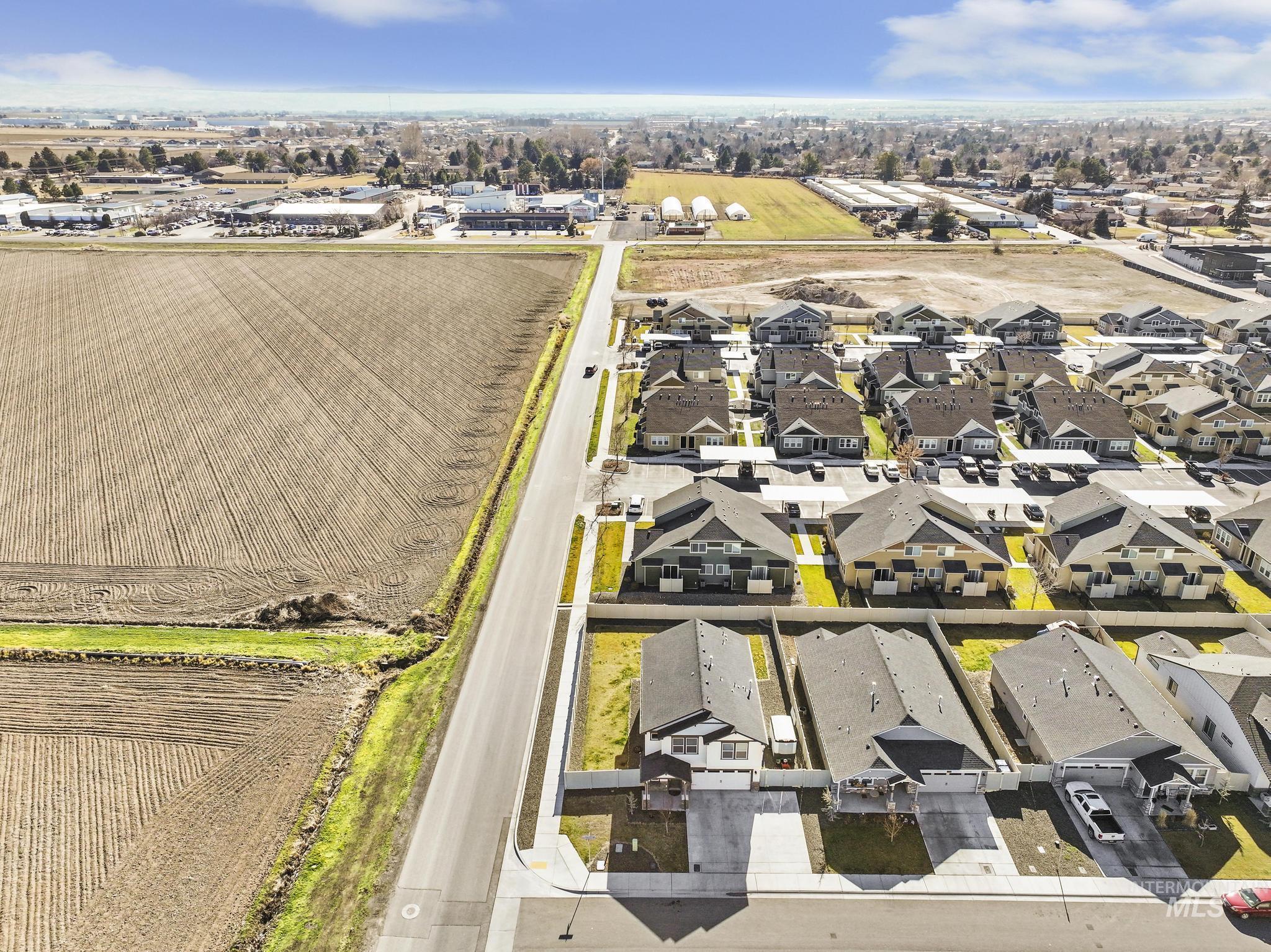 2786 Whitebark Ln, Twin Falls, Idaho 83301-6094, 3 Bedrooms, 2.5 Bathrooms, Residential For Sale, Price $460,000,MLS 98974172